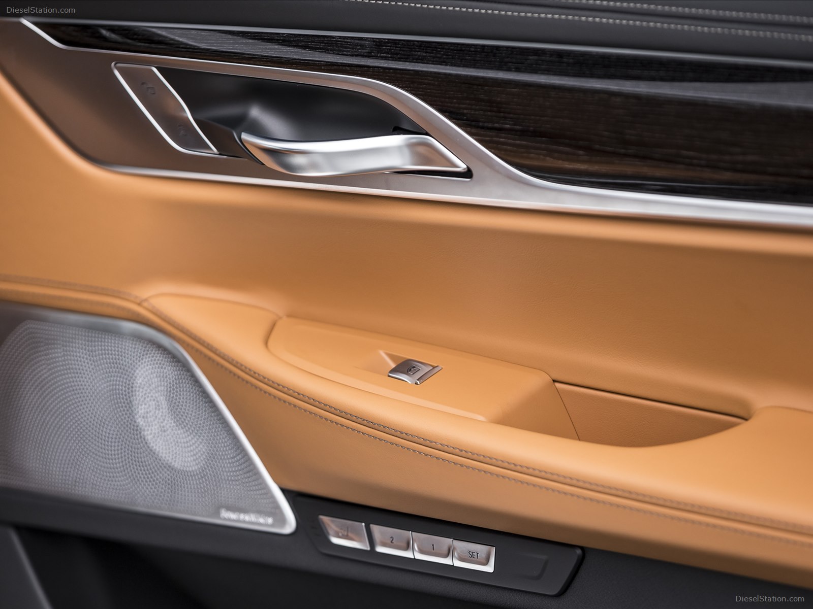 BMW 7 Series UK Version 2016