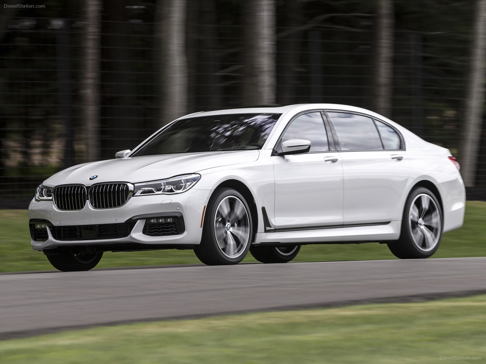 BMW 7 Series UK Version 2016