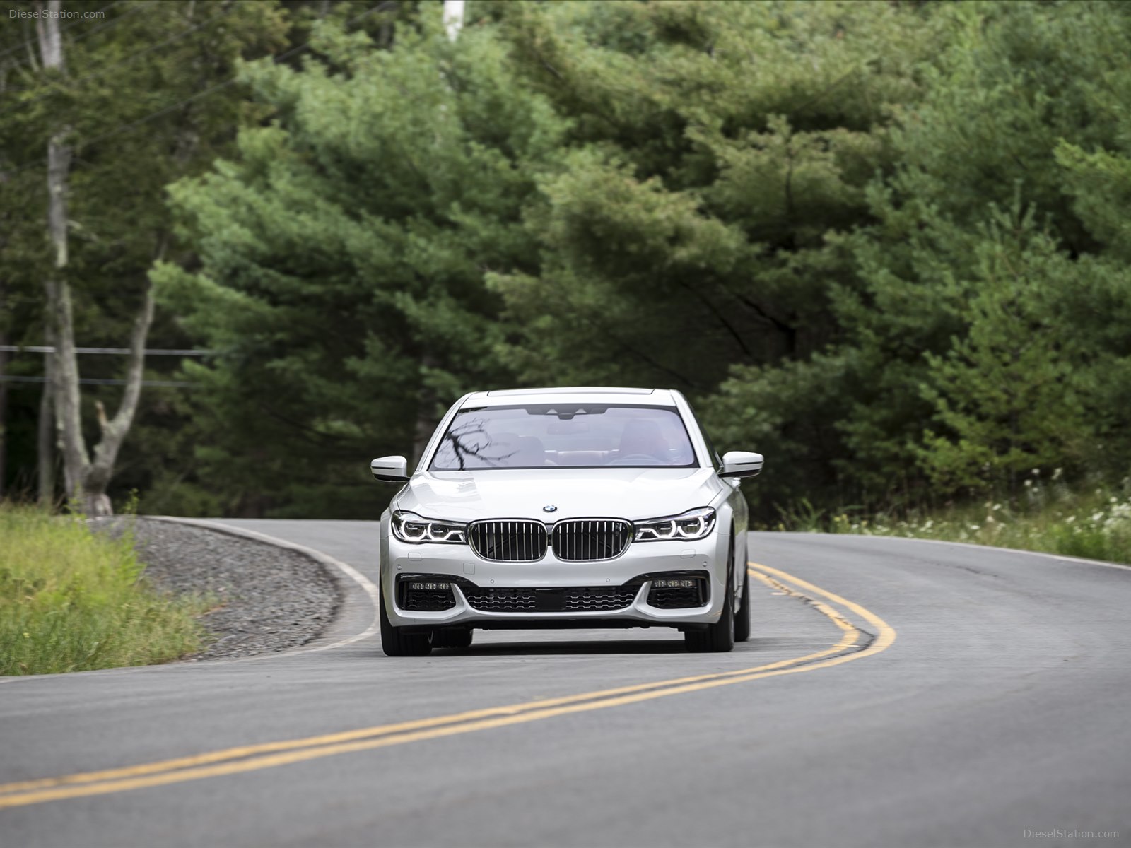 BMW 7 Series UK Version 2016