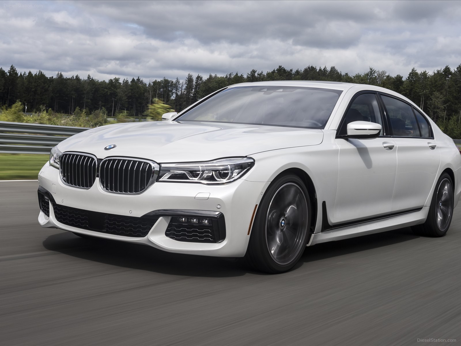 BMW 7 Series UK Version 2016