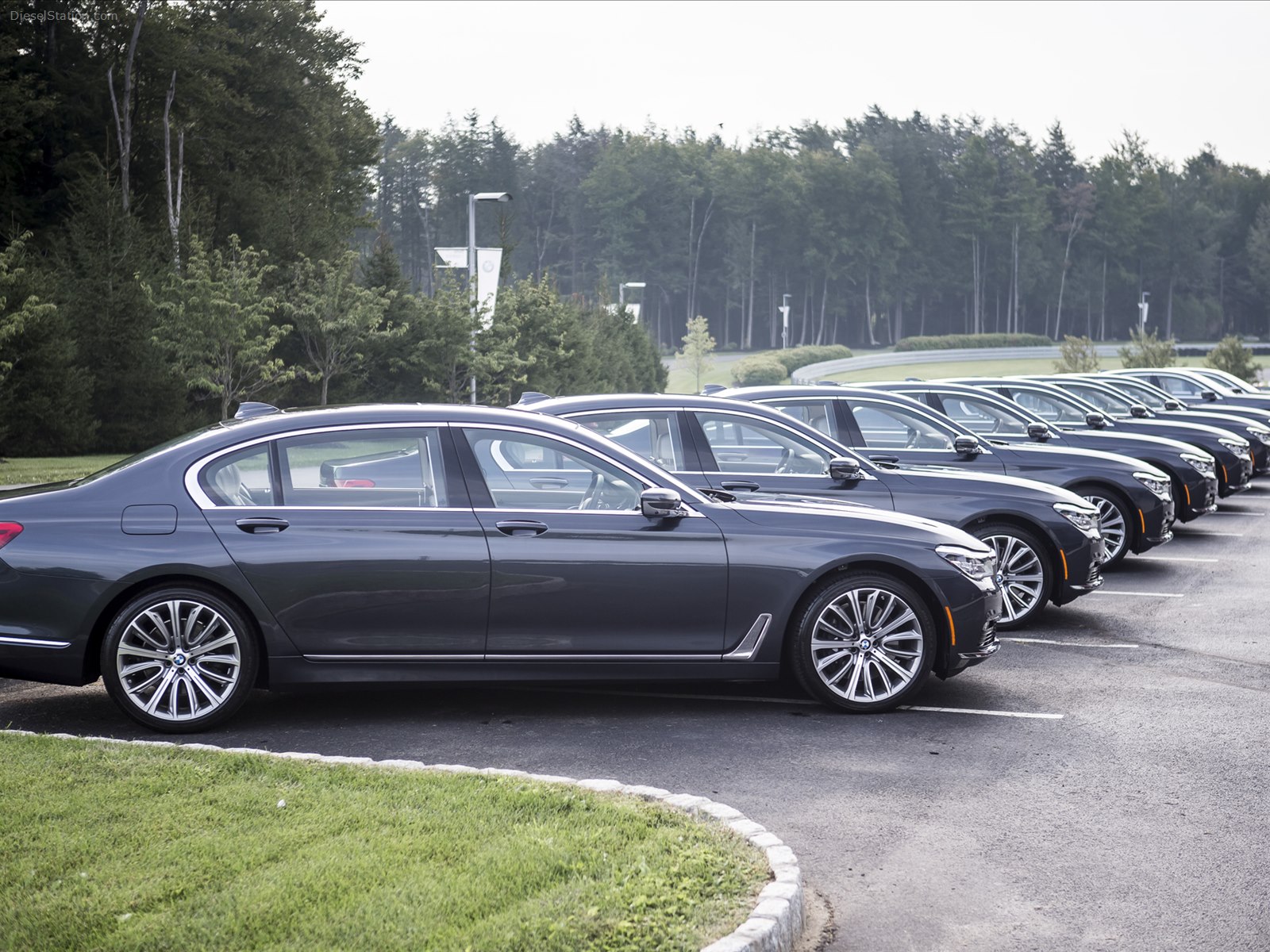 BMW 7 Series UK Version 2016