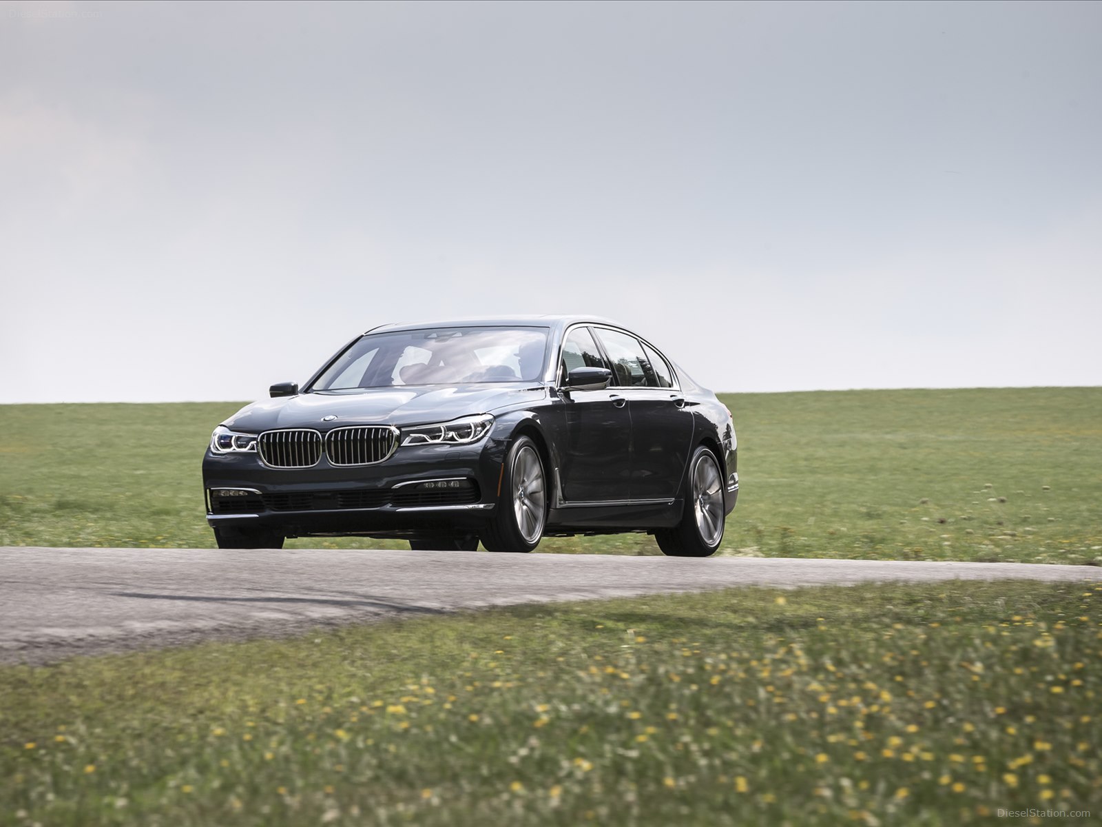 BMW 7 Series UK Version 2016