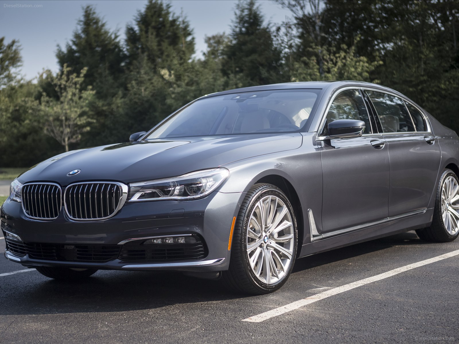 BMW 7 Series UK Version 2016