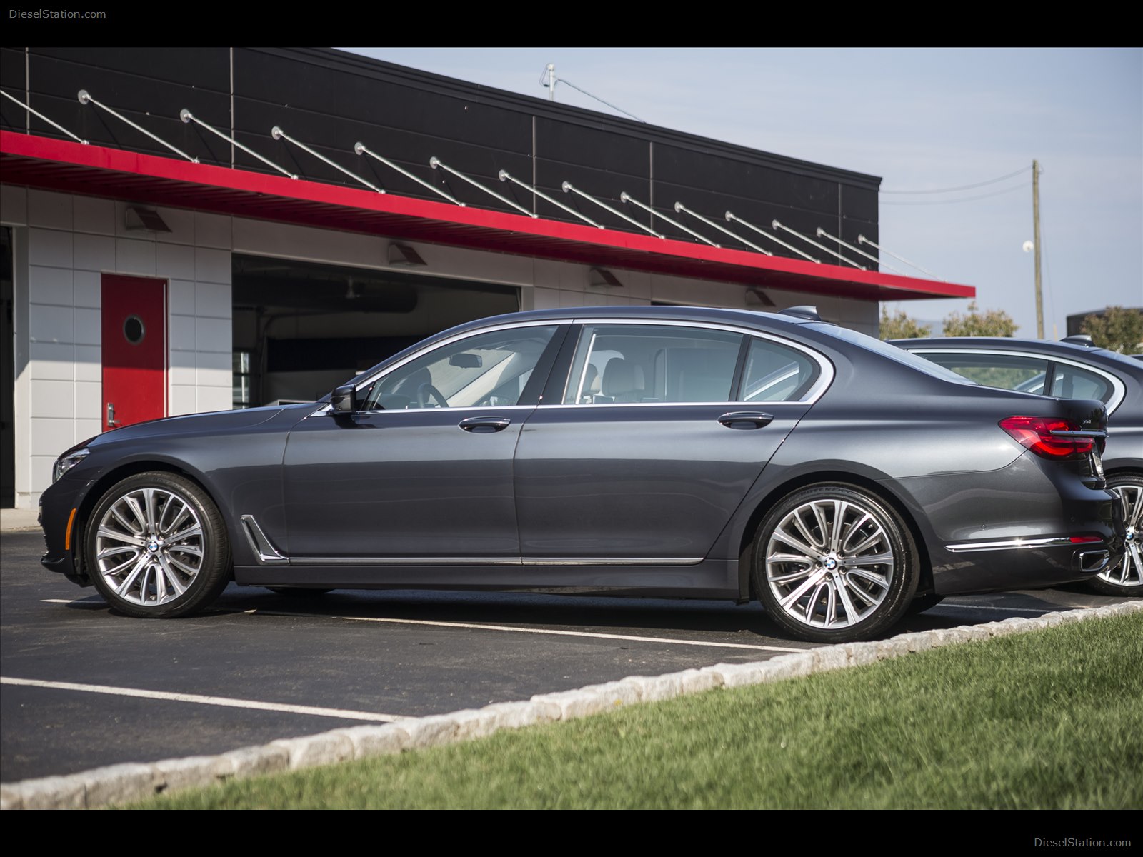 BMW 7 Series UK Version 2016