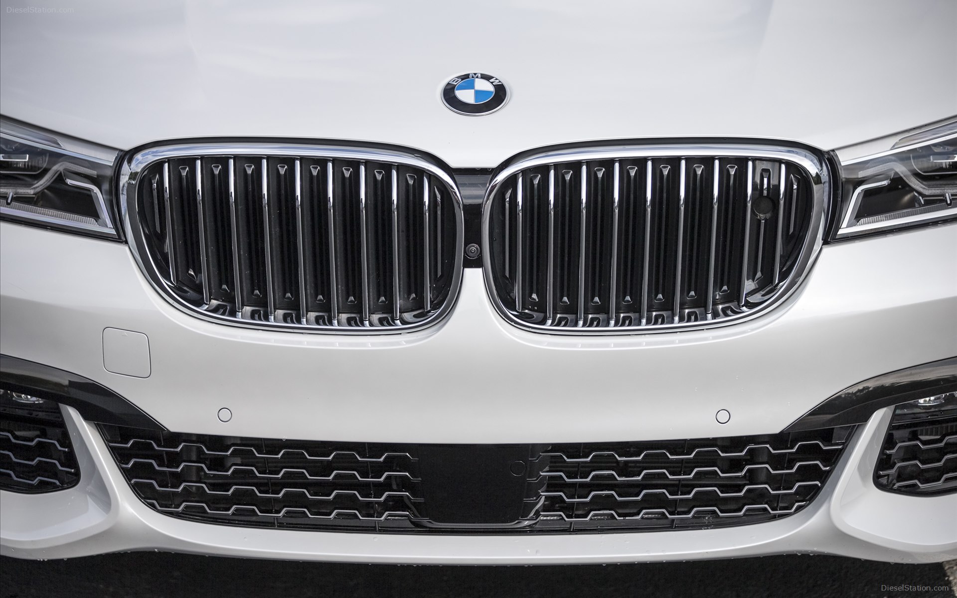 BMW 7 Series UK Version 2016