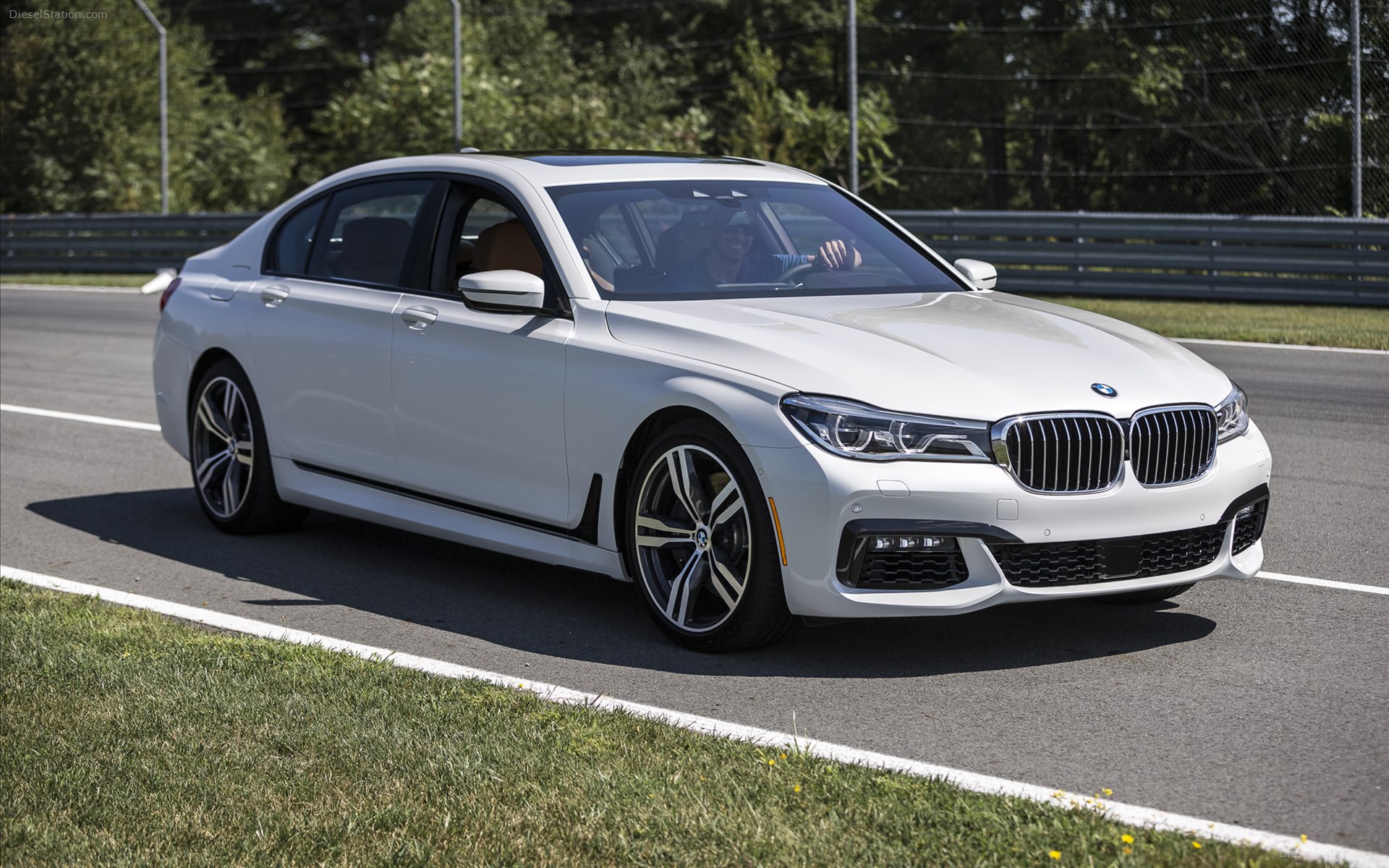 BMW 7 Series UK Version 2016
