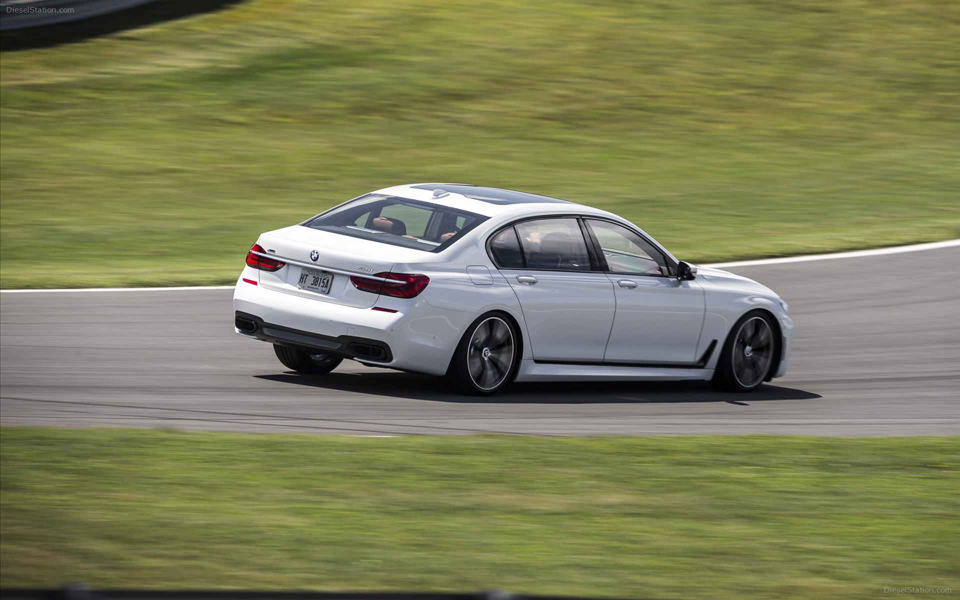 BMW 7 Series UK Version 2016