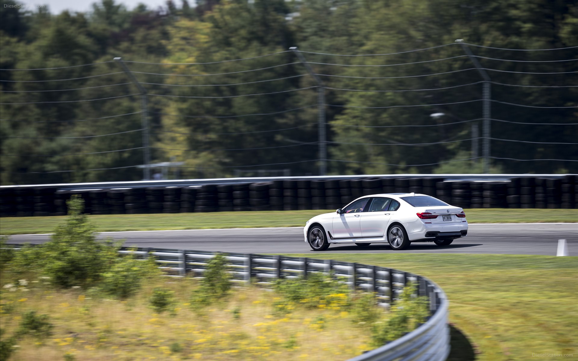 BMW 7 Series UK Version 2016