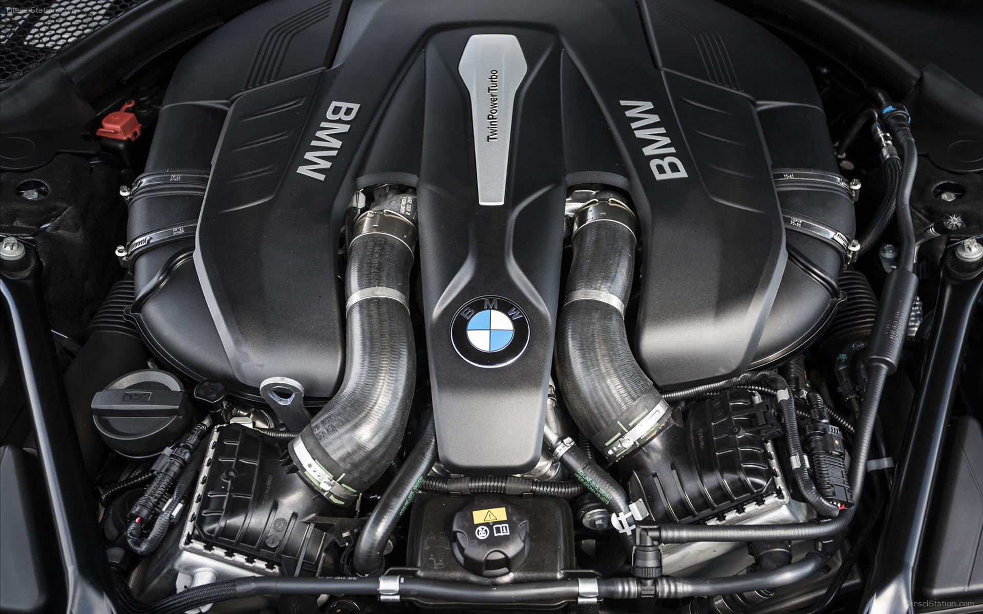 BMW 7 Series UK Version 2016