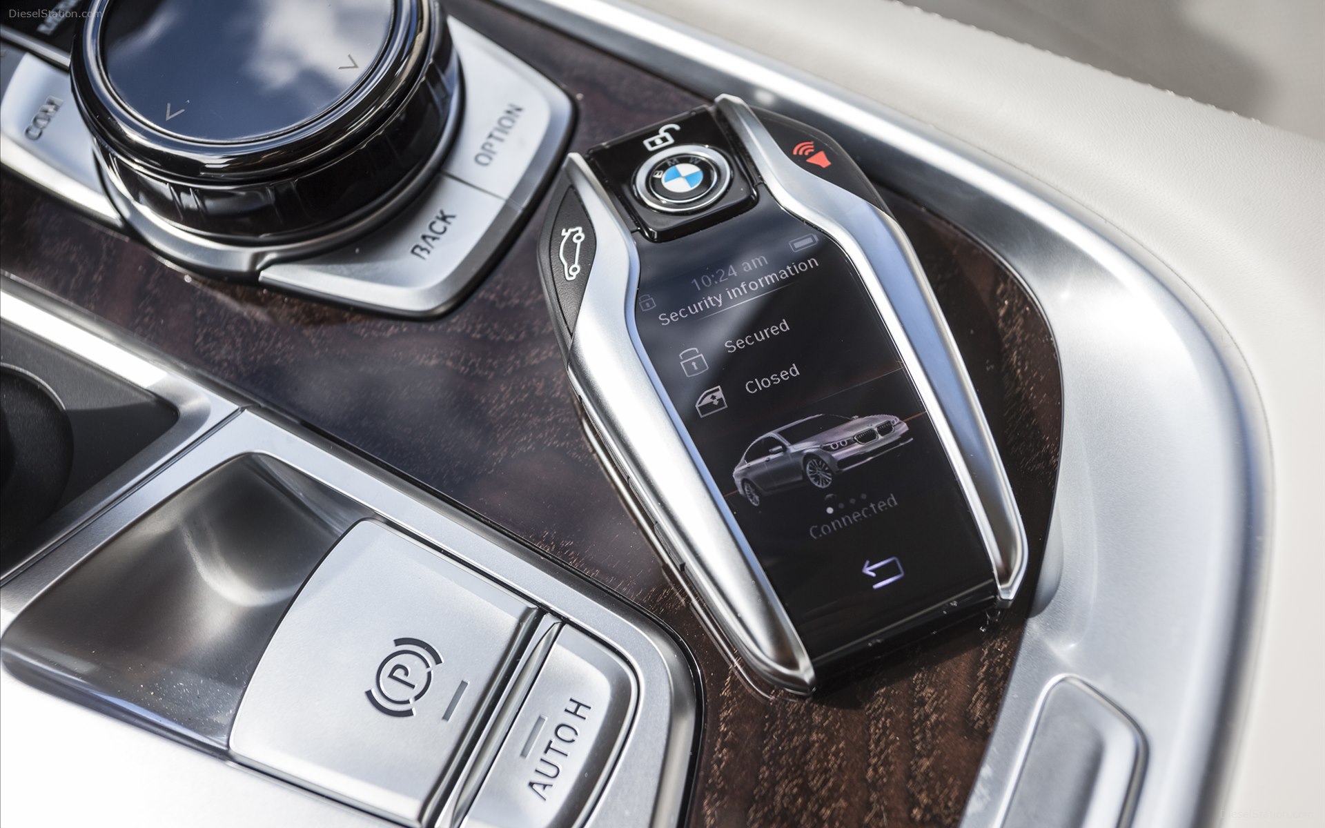 BMW 7 Series UK Version 2016