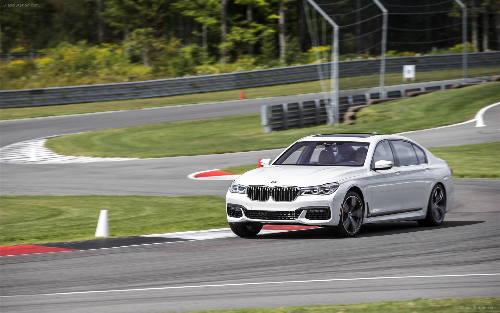 BMW 7 Series UK Version 2016