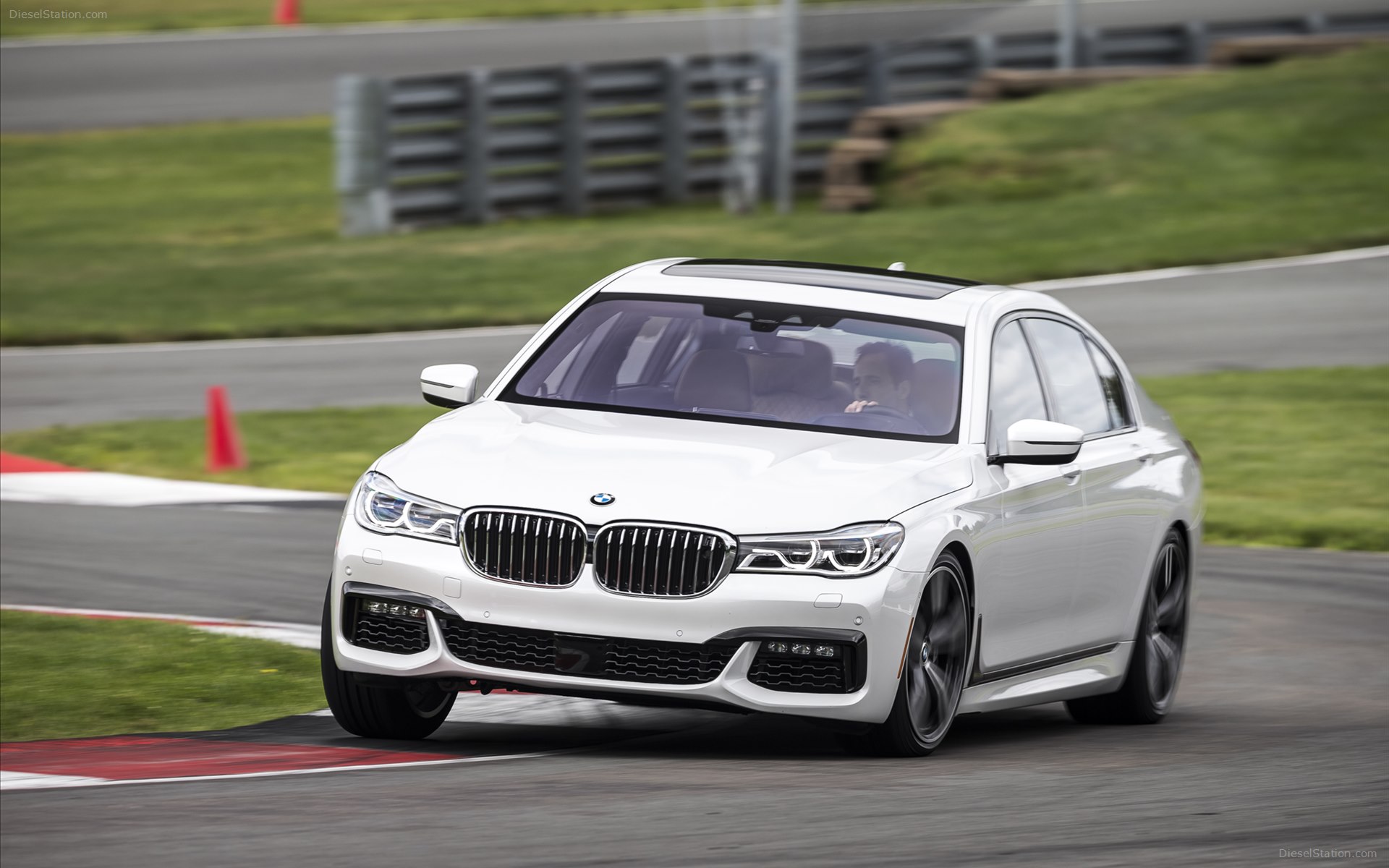 BMW 7 Series UK Version 2016