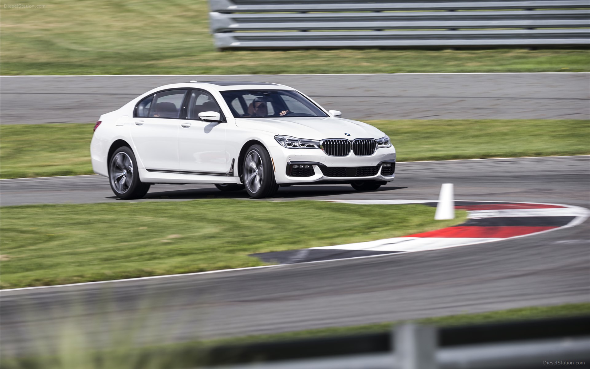 BMW 7 Series UK Version 2016