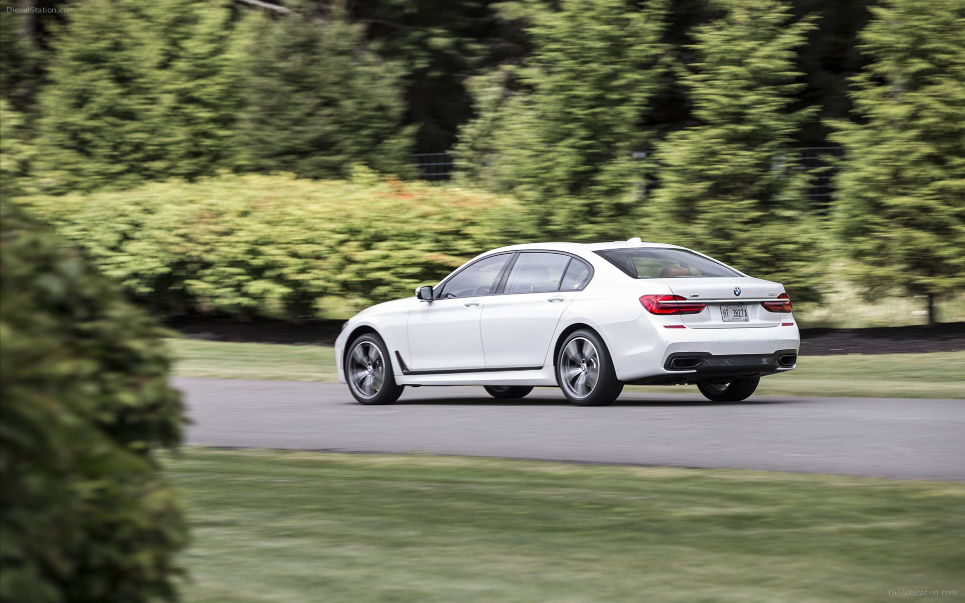 BMW 7 Series UK Version 2016