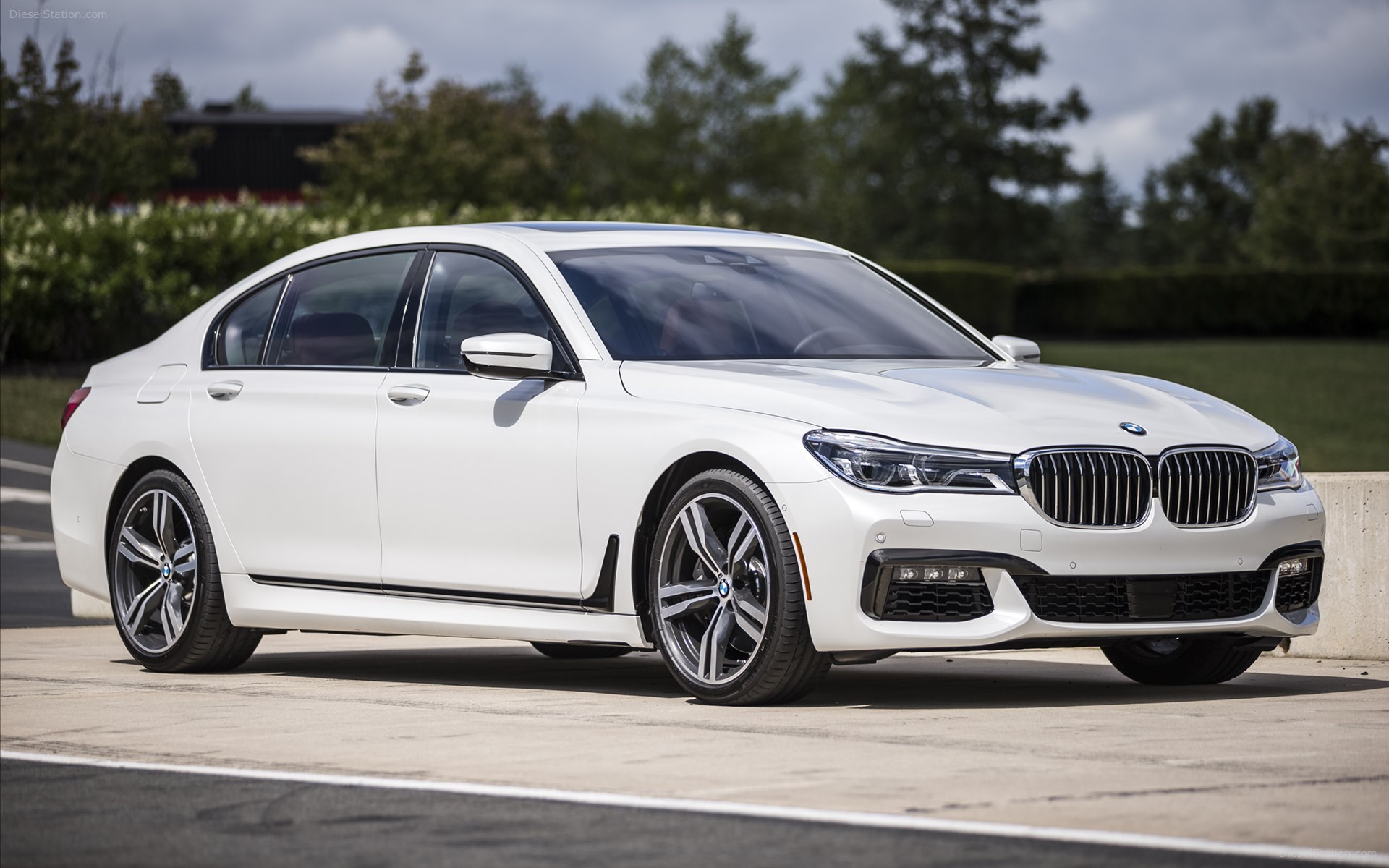 BMW 7 Series UK Version 2016