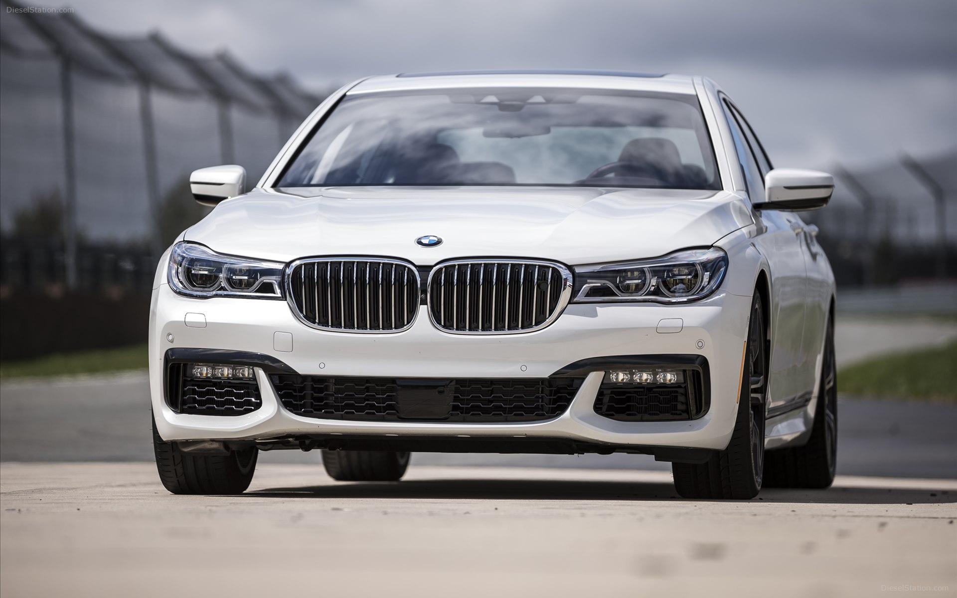 BMW 7 Series UK Version 2016