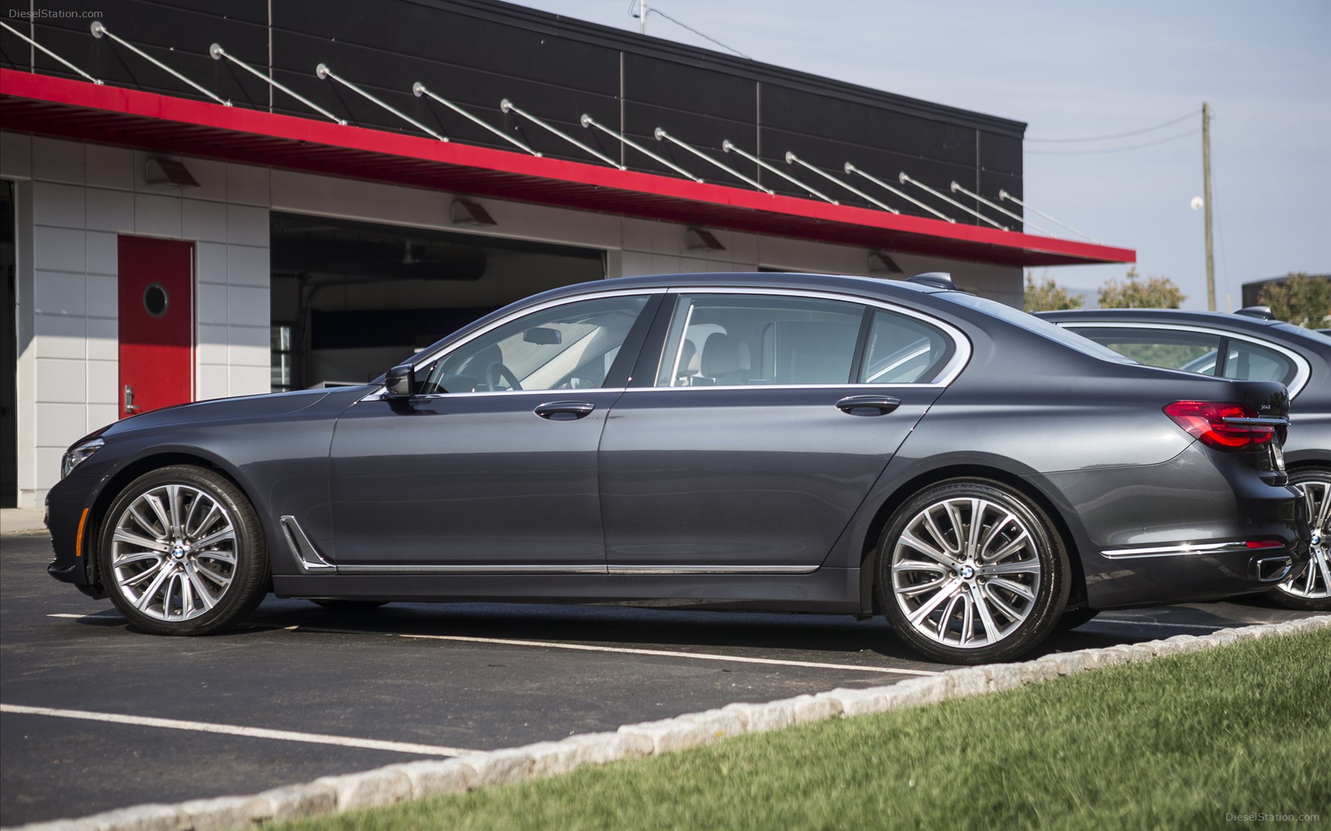 BMW 7 Series UK Version 2016