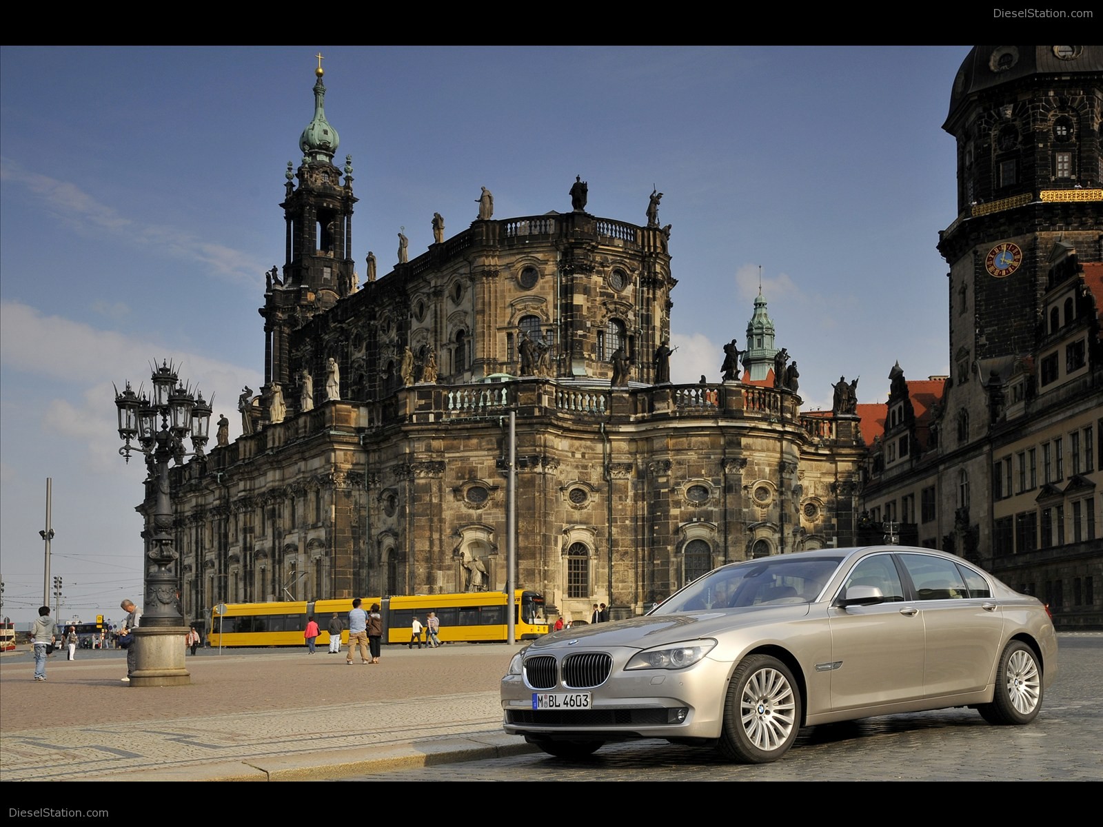 BMW 750Li 2011