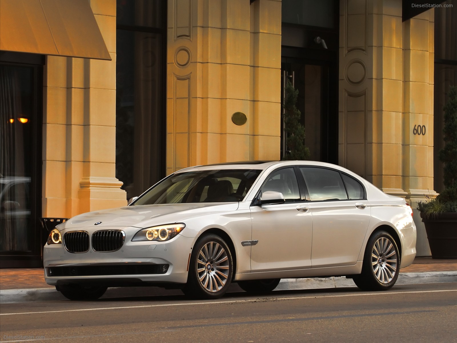BMW 750Li 2011