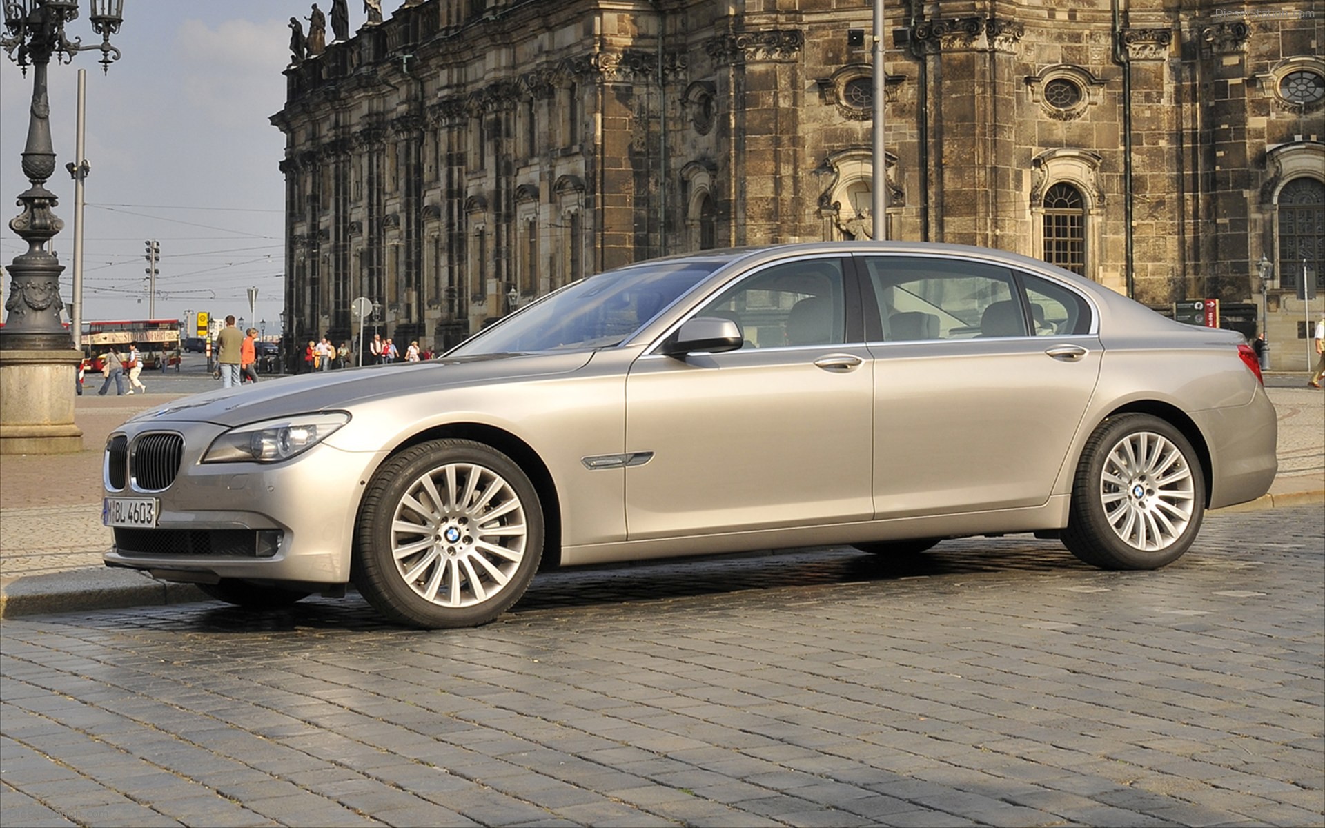 BMW 750Li 2011