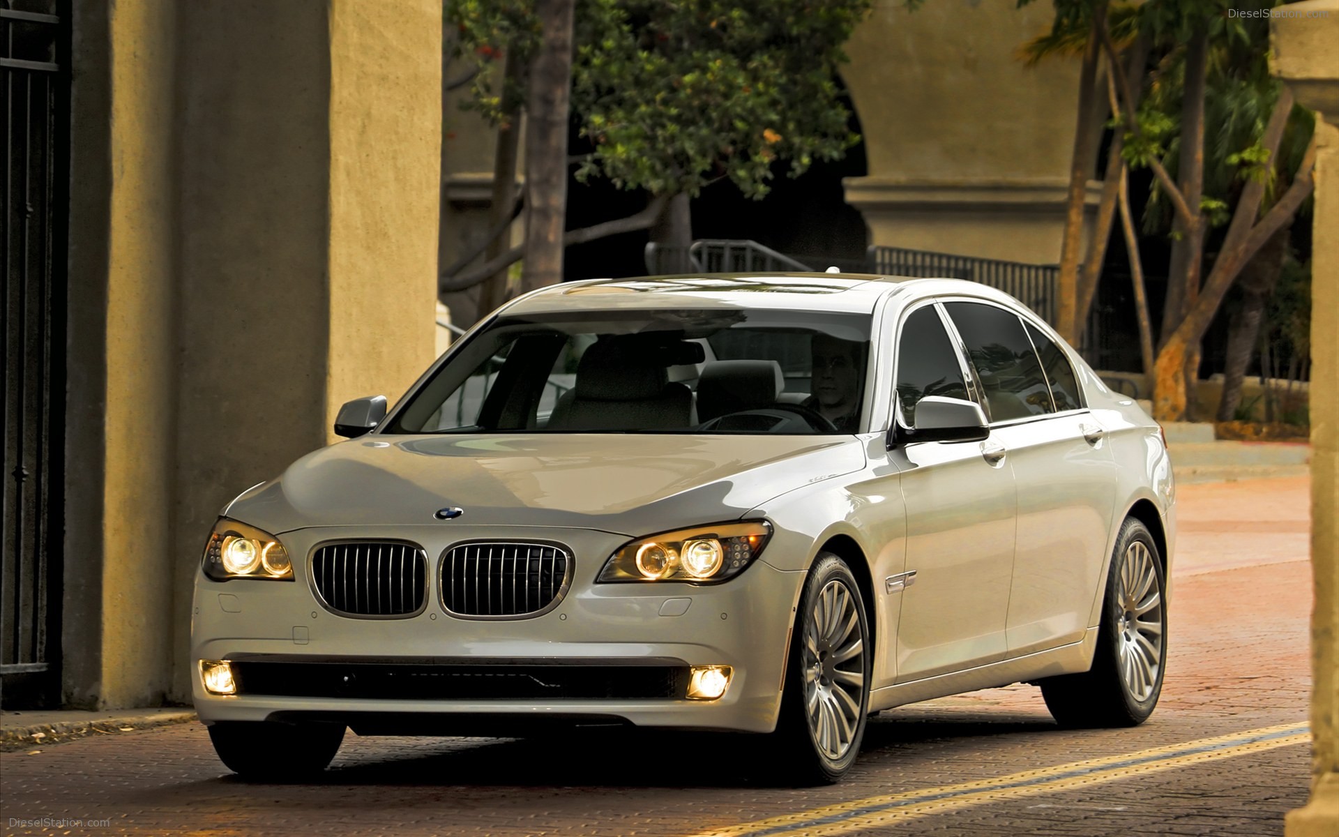 BMW 750Li 2011