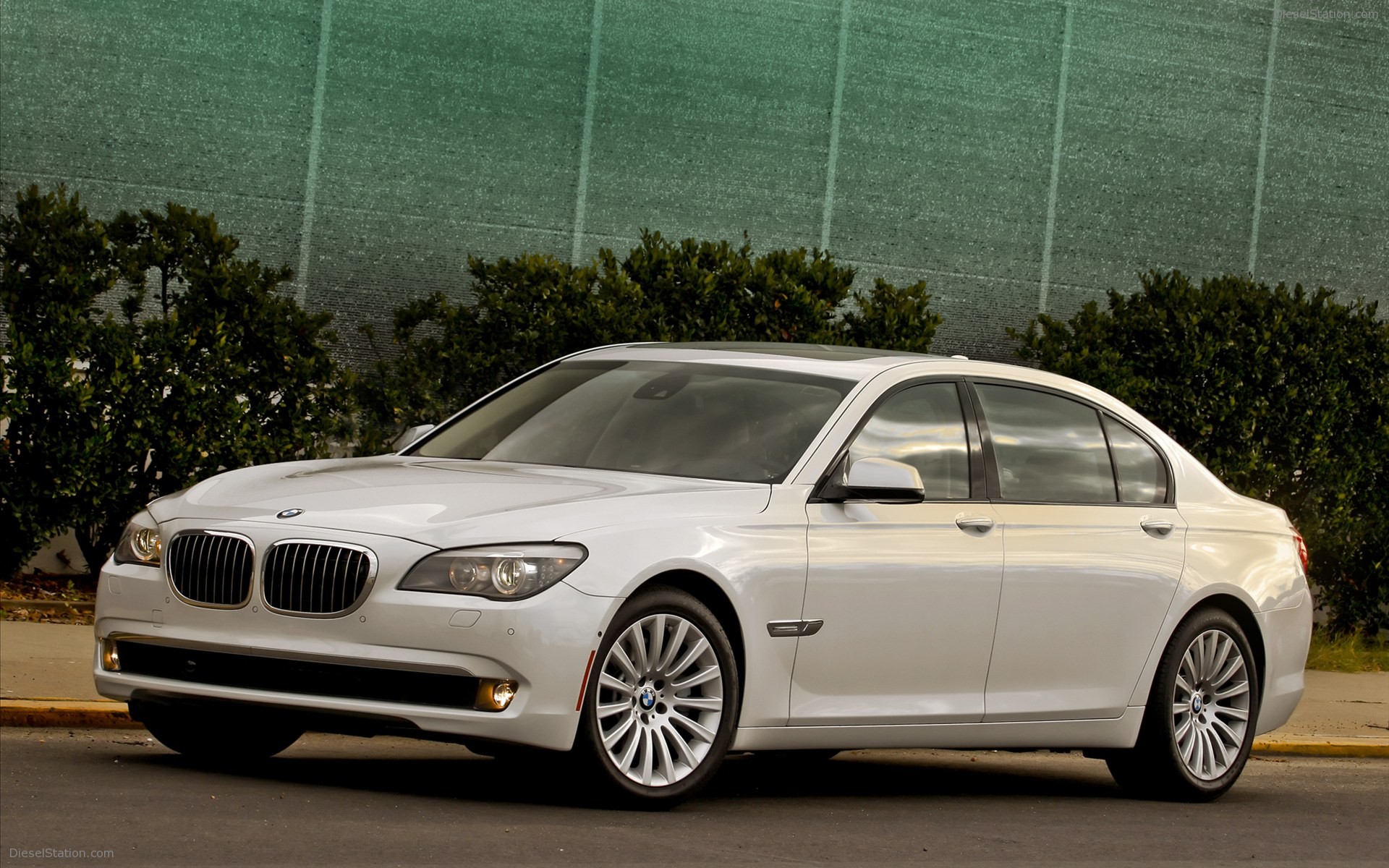 BMW 750Li 2011