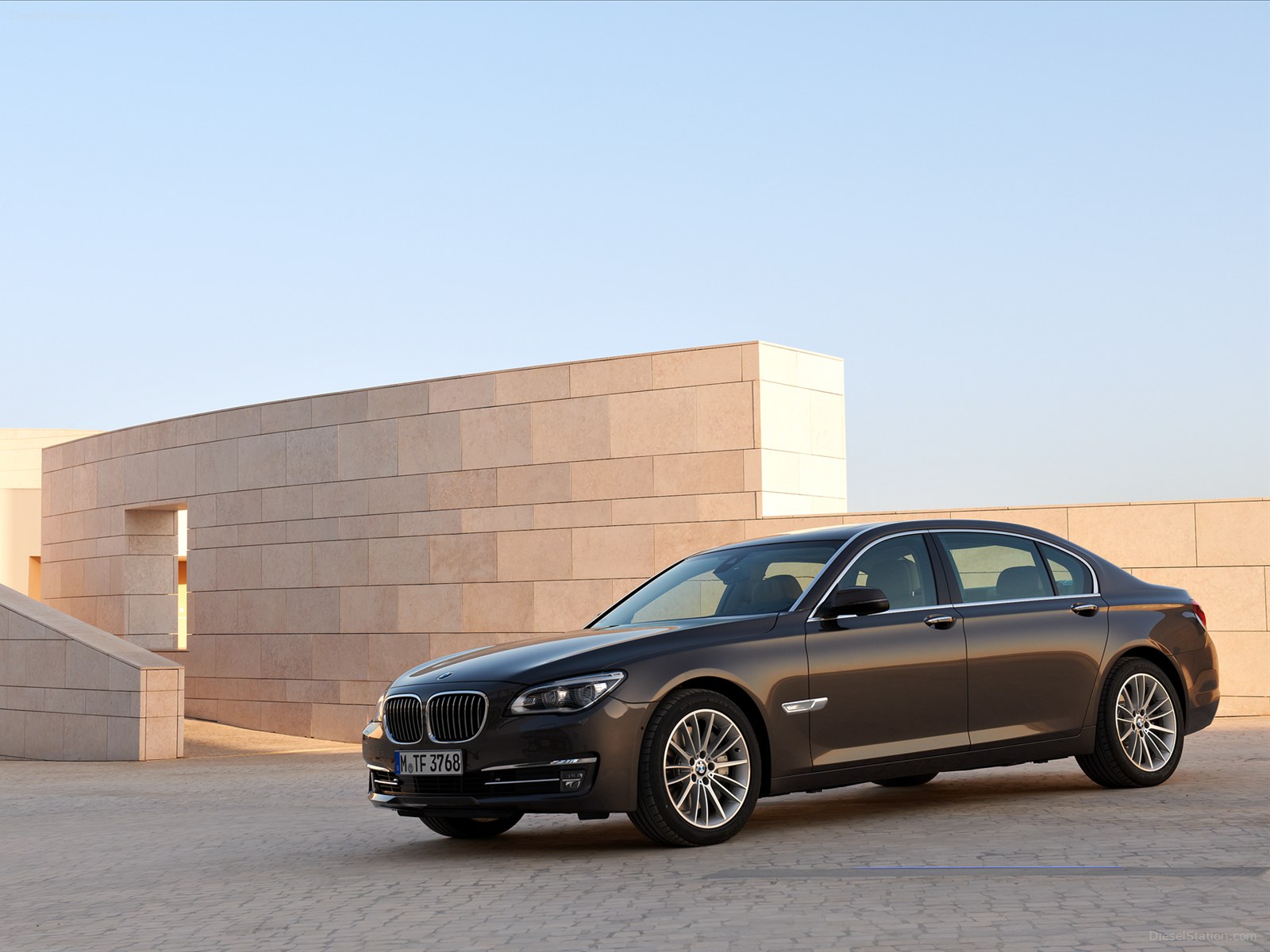 BMW 750Li 2013