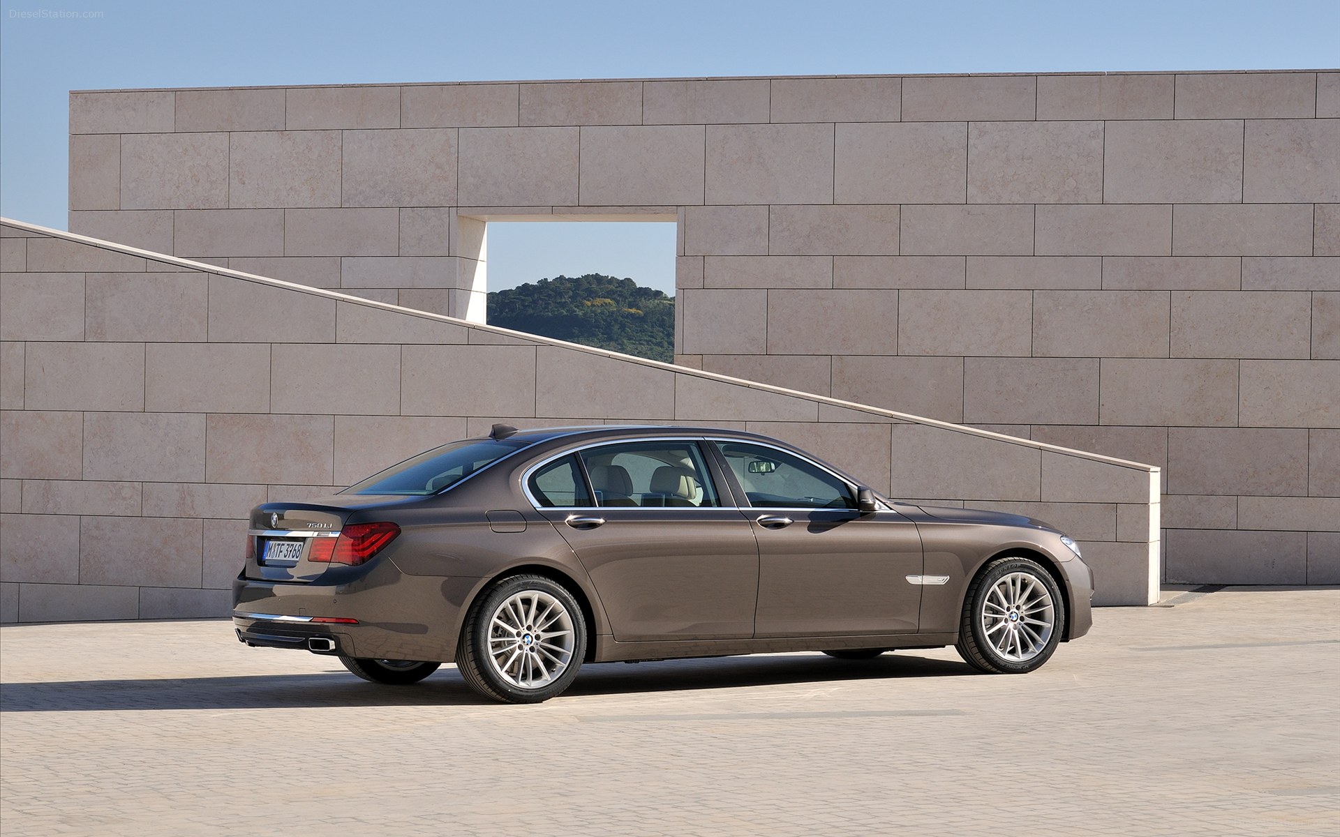 BMW 750Li 2013