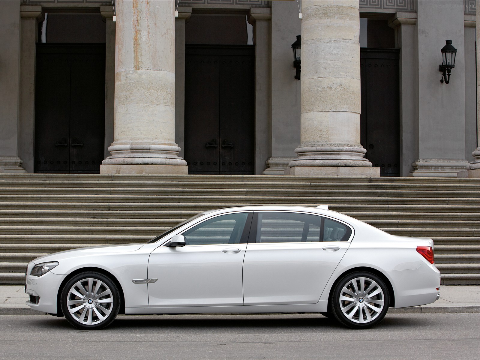BMW 760i and 760Li