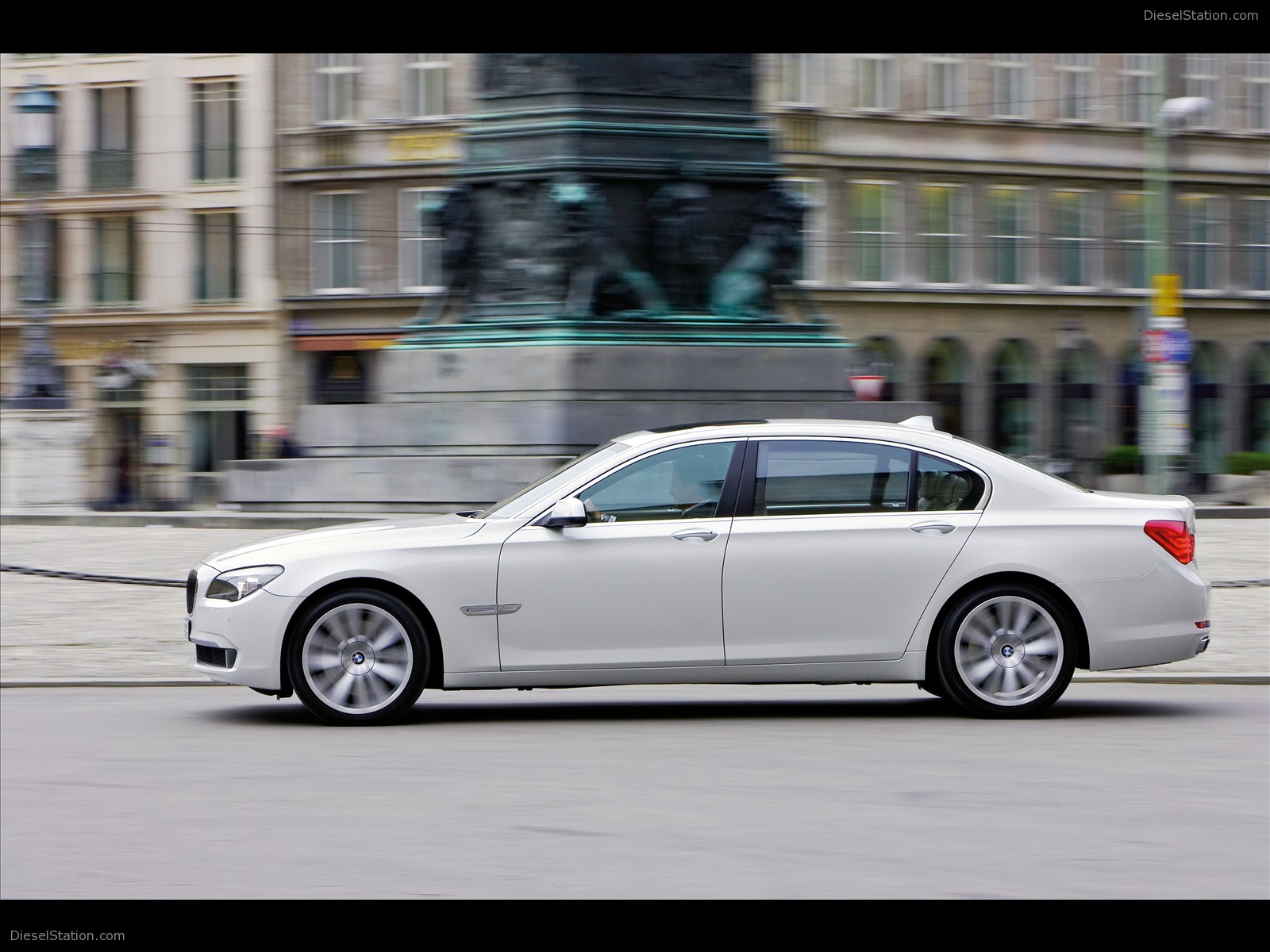 BMW 760i and 760Li