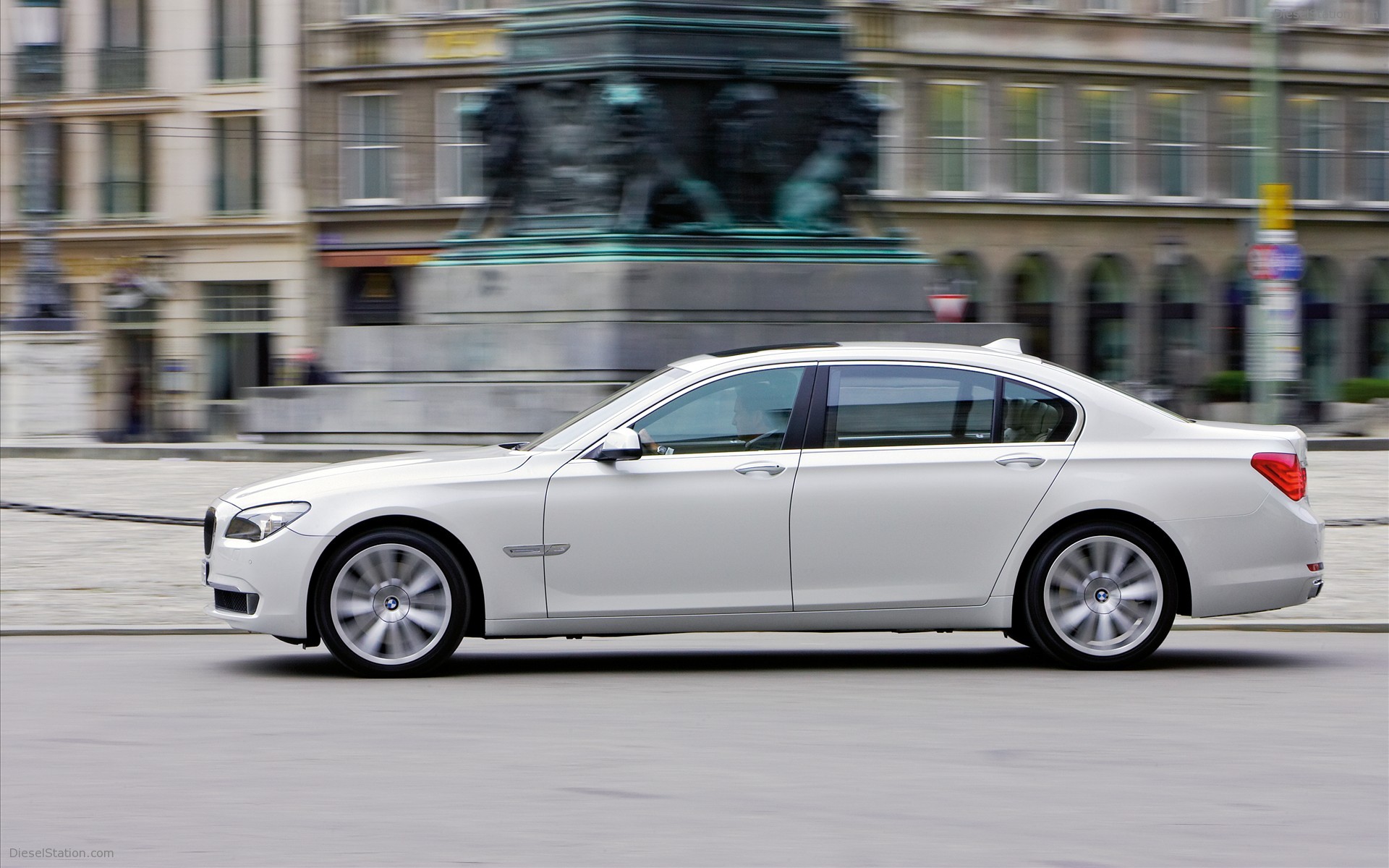 BMW 760i and 760Li