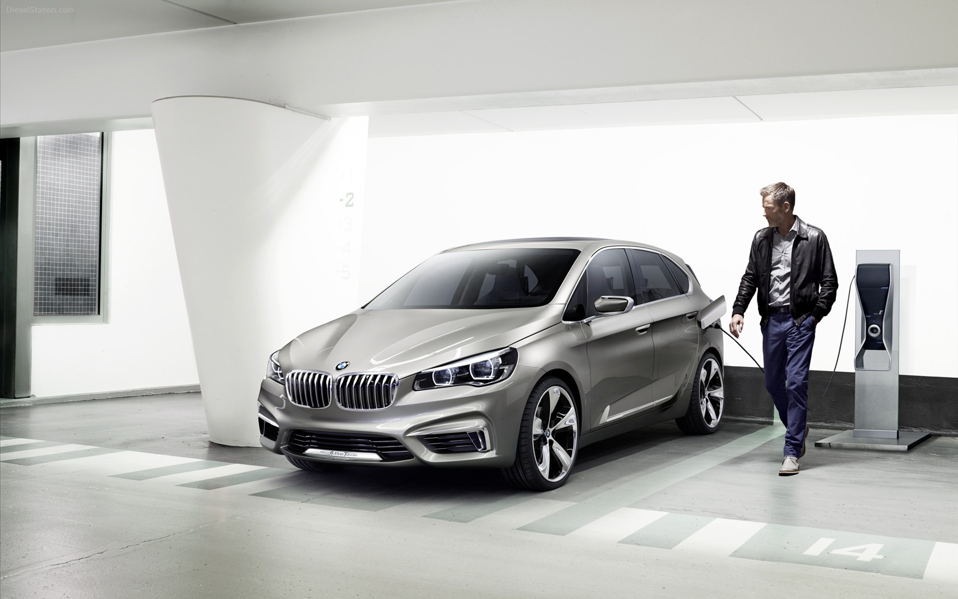 BMW Active Tourer Concept 2012
