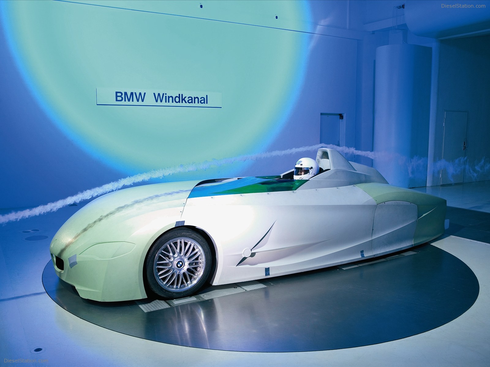 BMW H2R Hydrogen Racecar