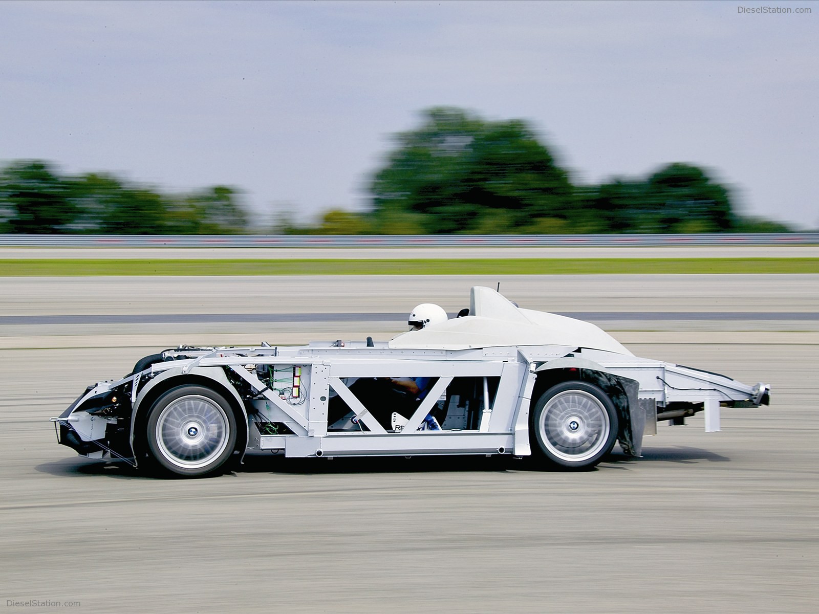 BMW H2R Hydrogen Racecar
