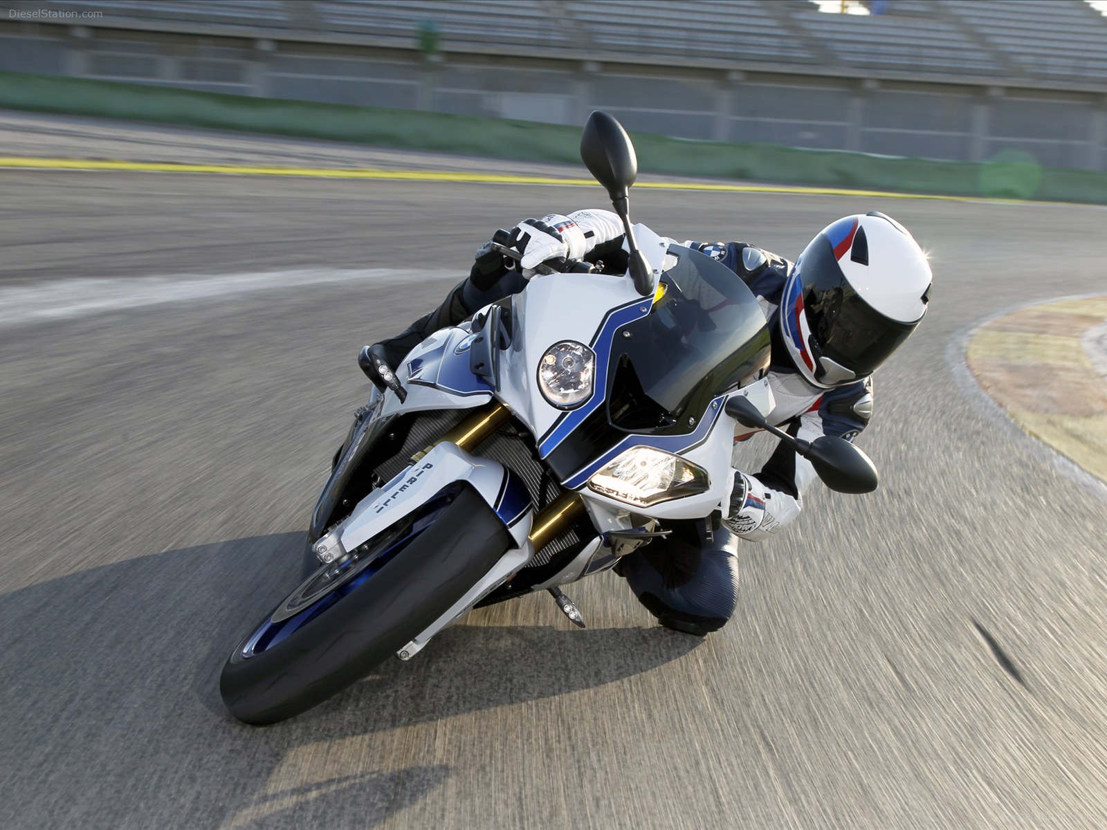 BMW HP4 2013