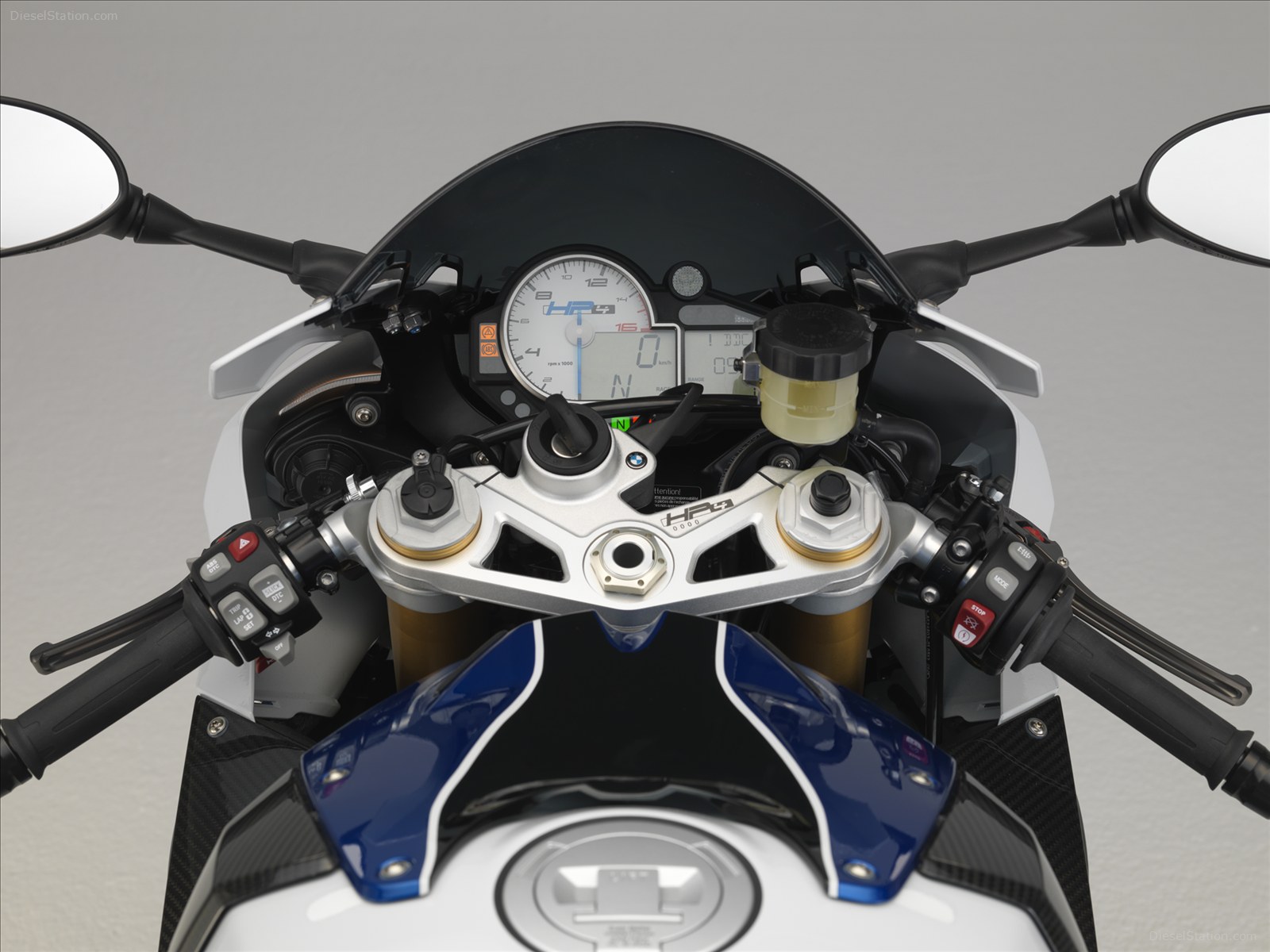 BMW HP4 2013