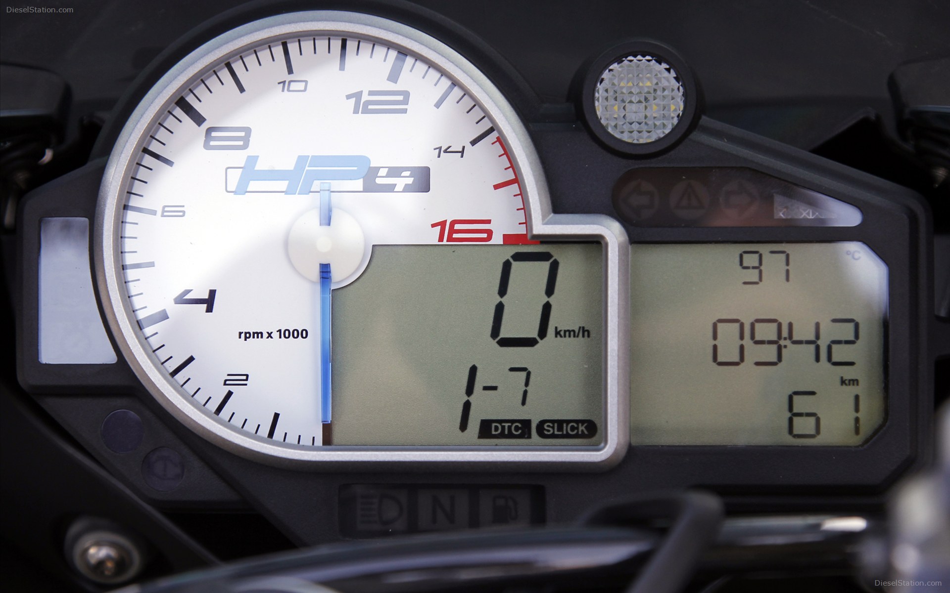 BMW HP4 2013