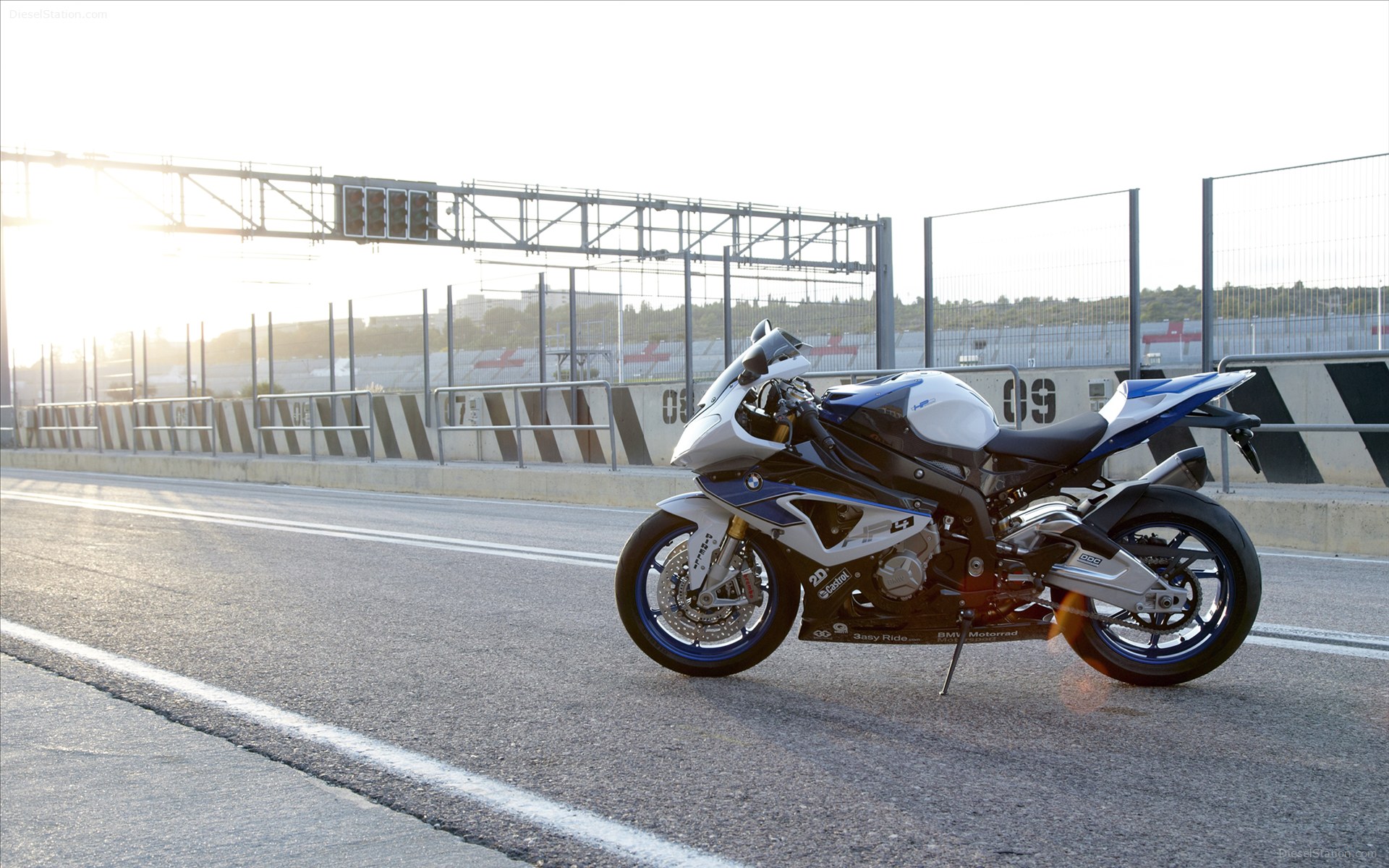 BMW HP4 2013