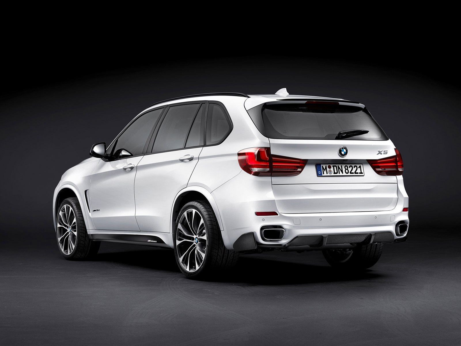 BMW X5 with M Performance Parts 2014