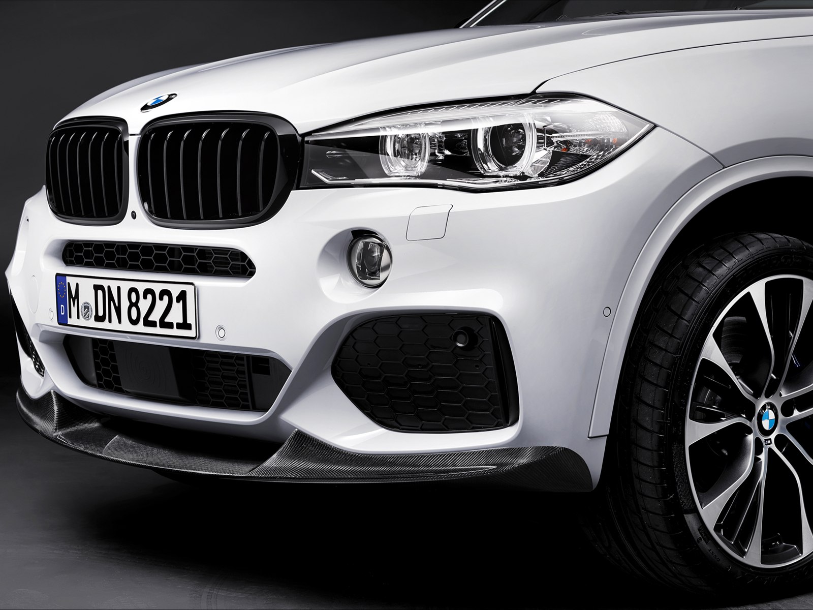 BMW X5 with M Performance Parts 2014