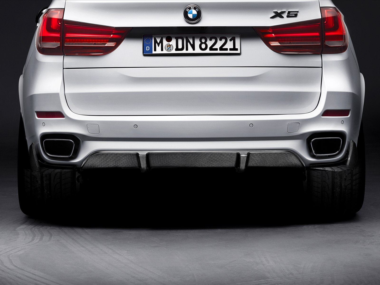 BMW X5 with M Performance Parts 2014