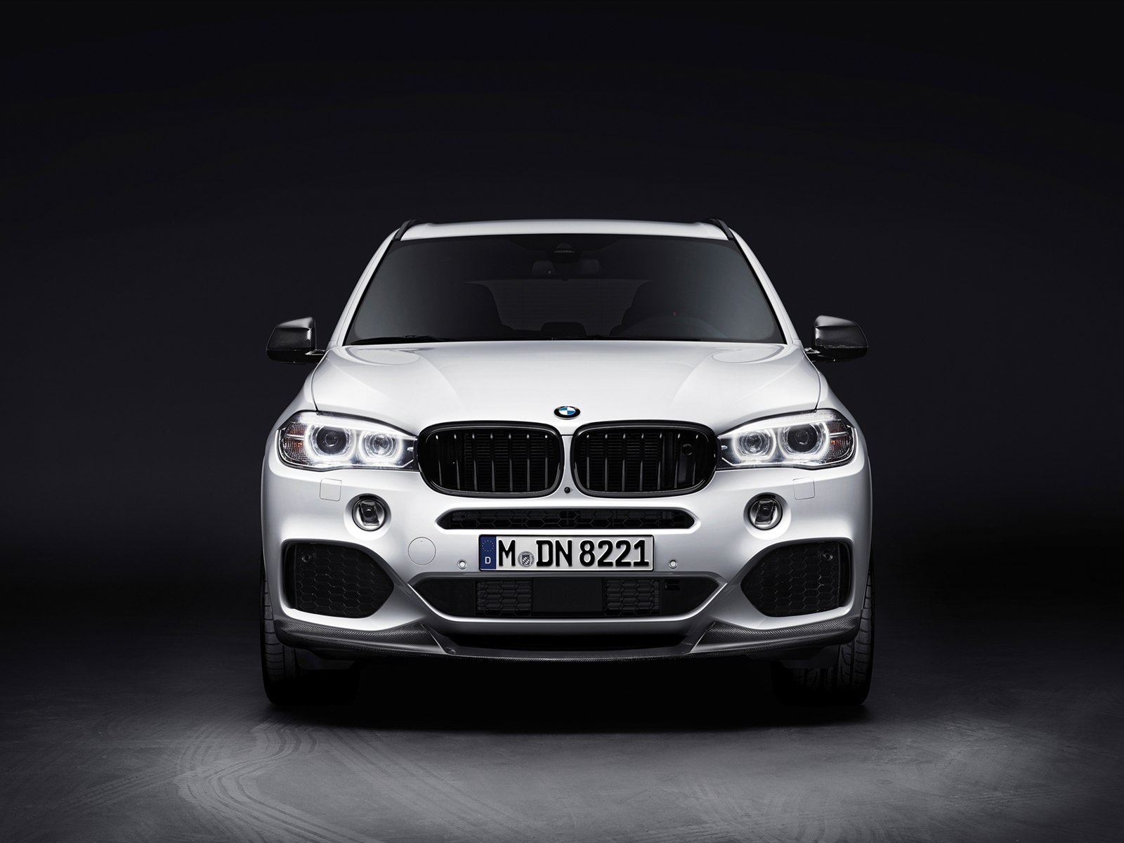 BMW X5 with M Performance Parts 2014