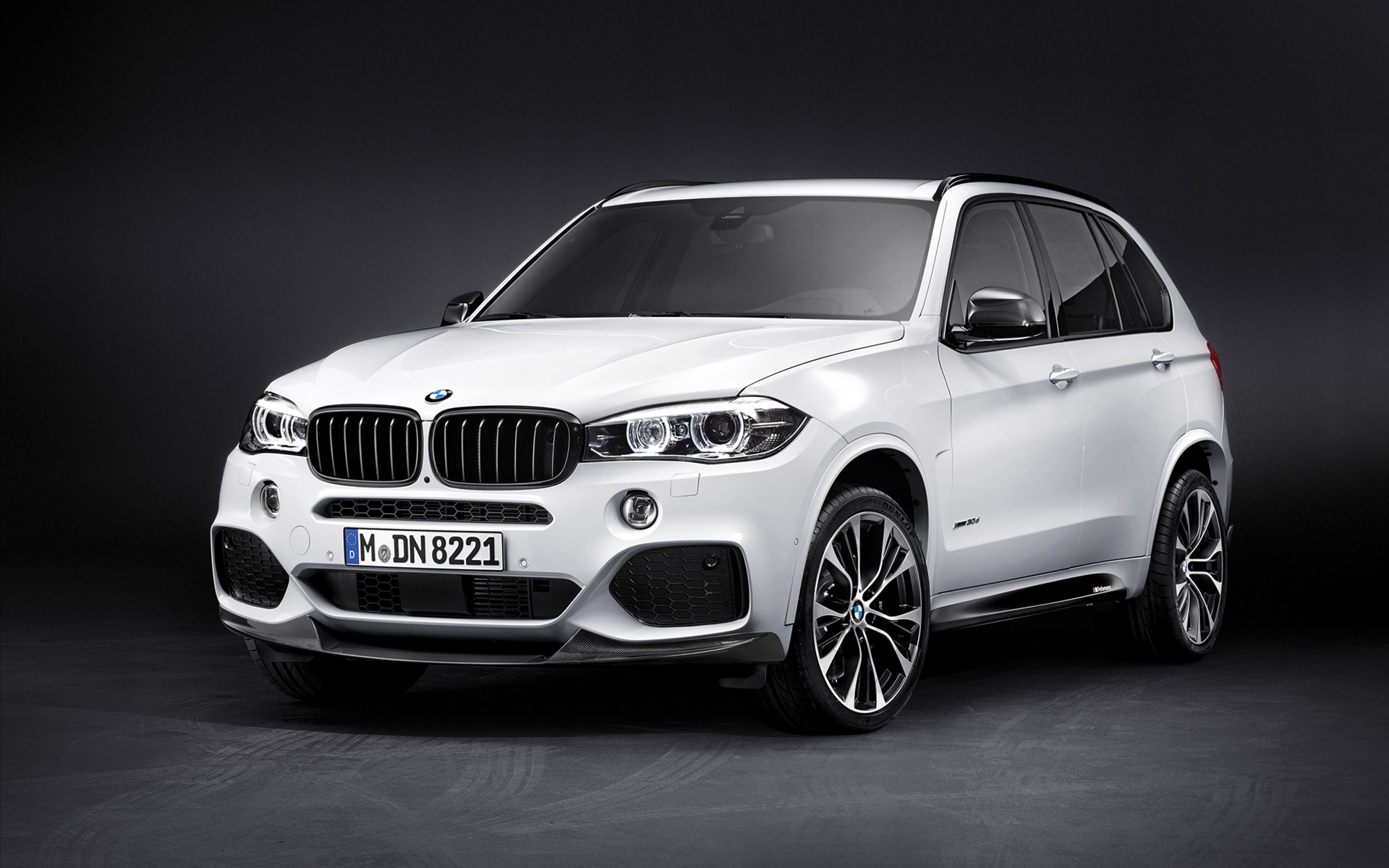 BMW X5 with M Performance Parts 2014