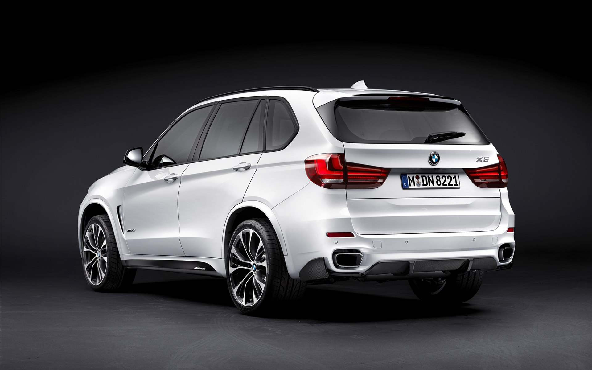 BMW X5 with M Performance Parts 2014