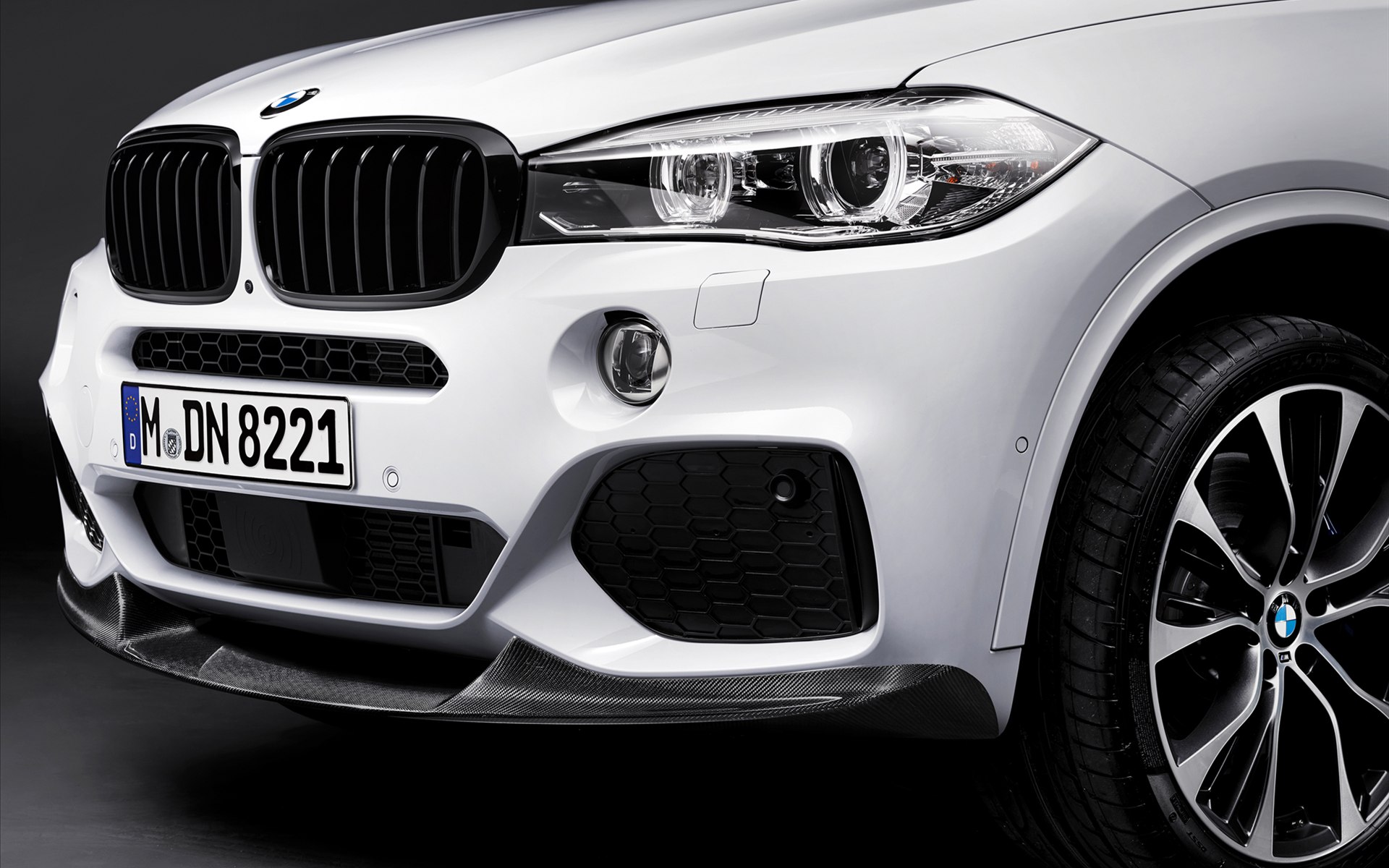 BMW X5 with M Performance Parts 2014