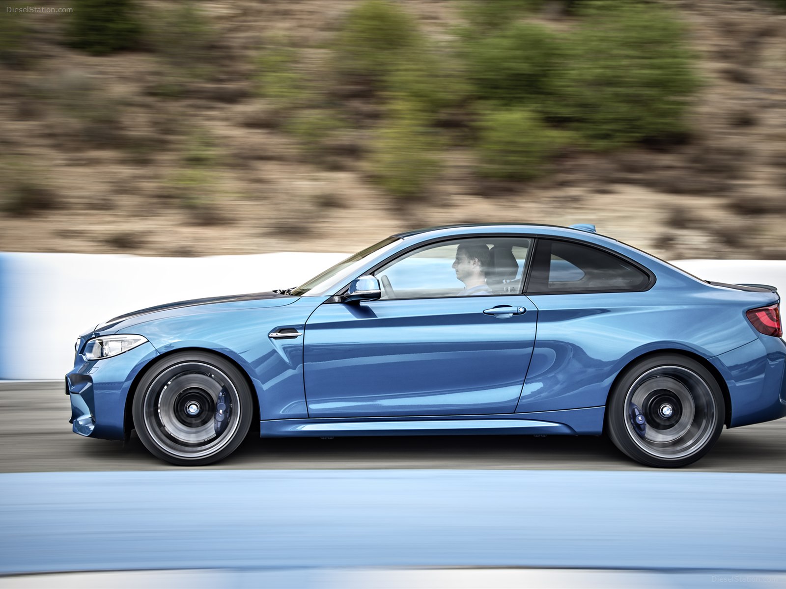 BMW M2 2016