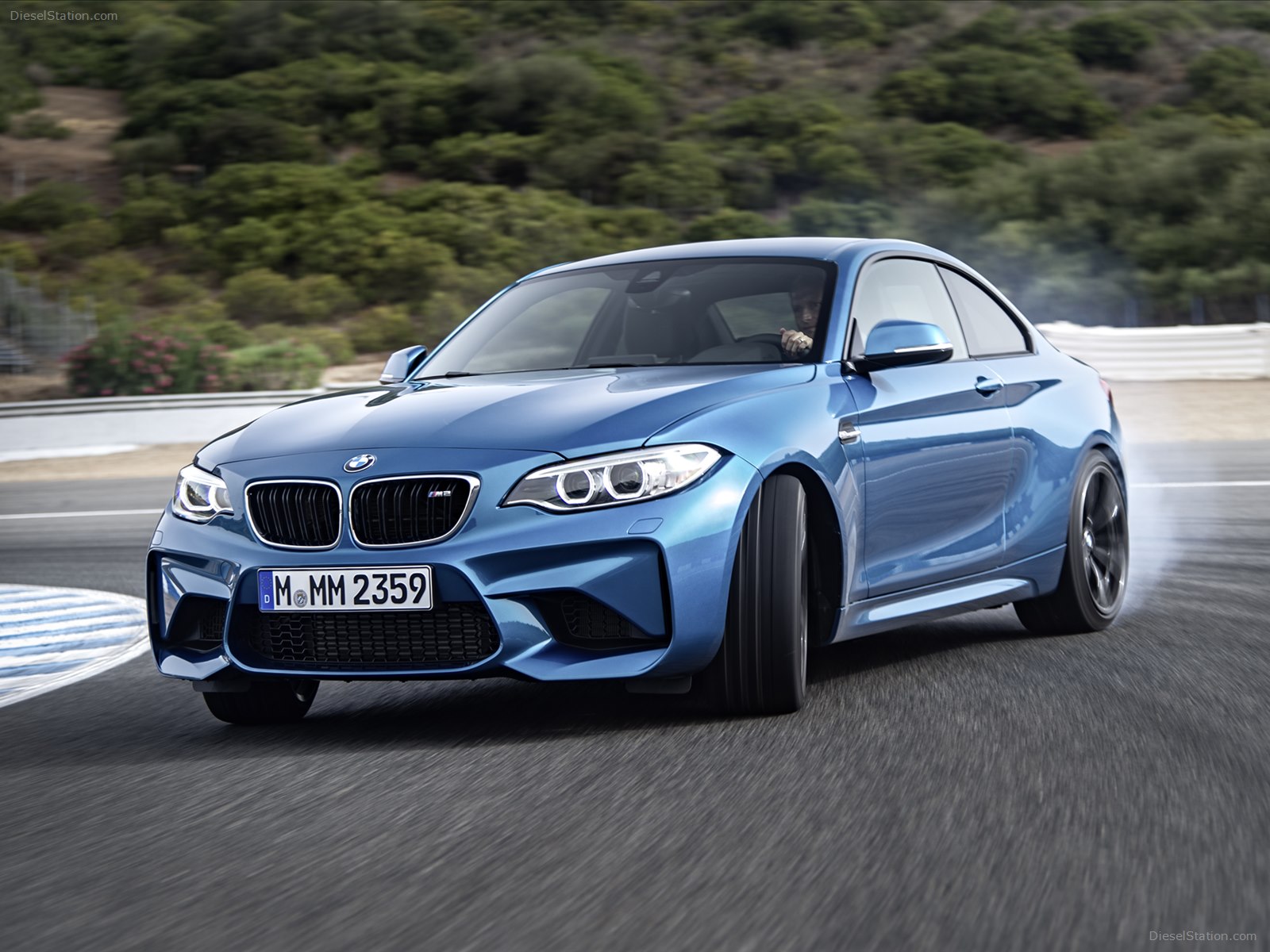 BMW M2 2016