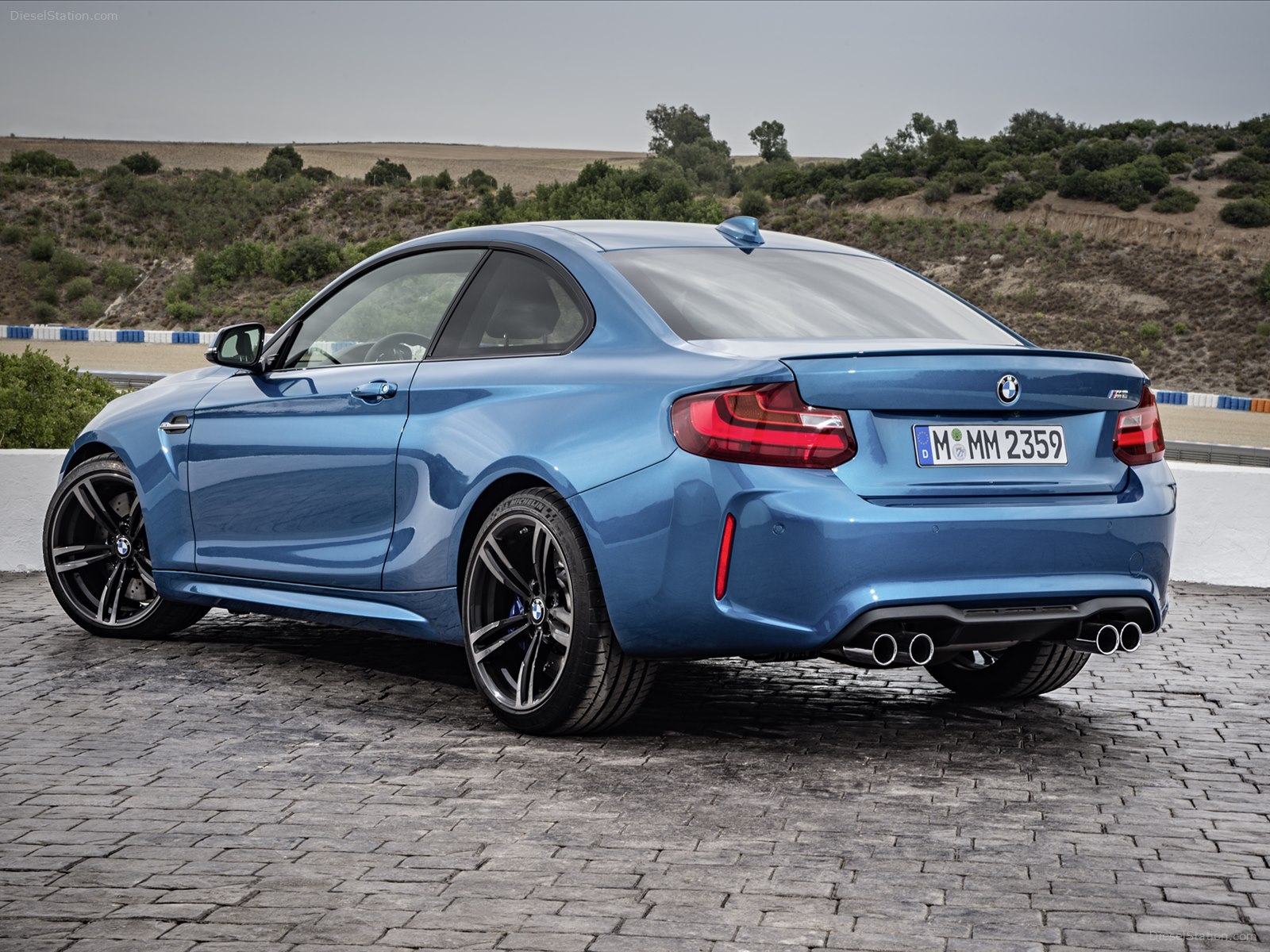 BMW M2 2016