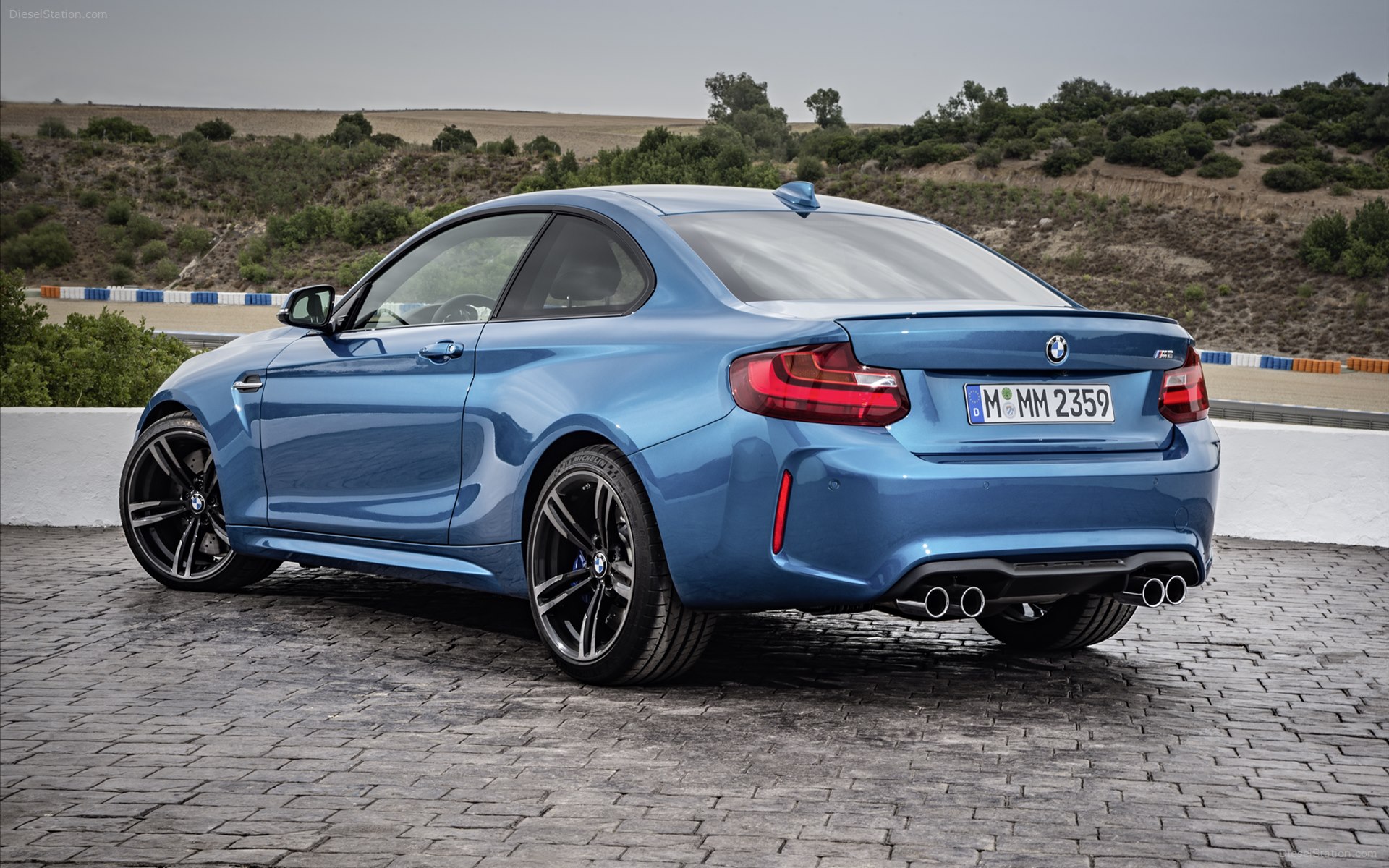 BMW M2 2016