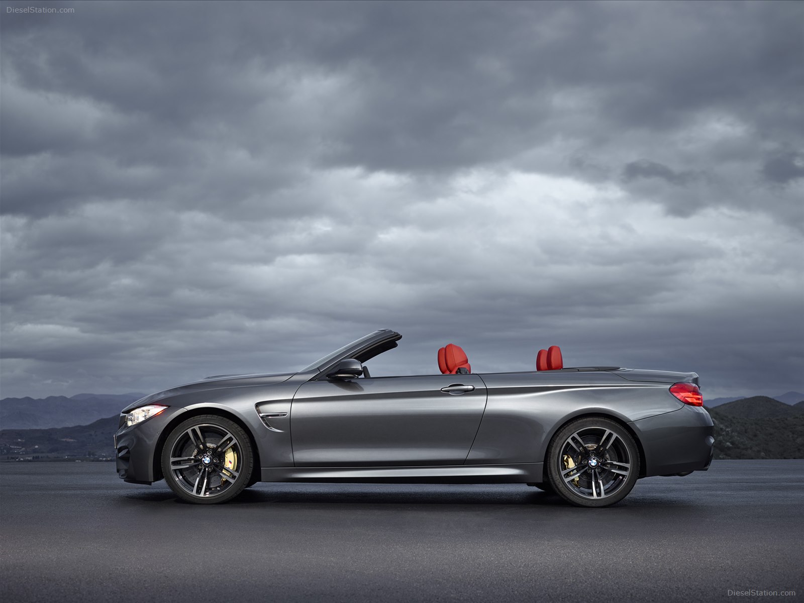 BMW M4 Convertible 2015